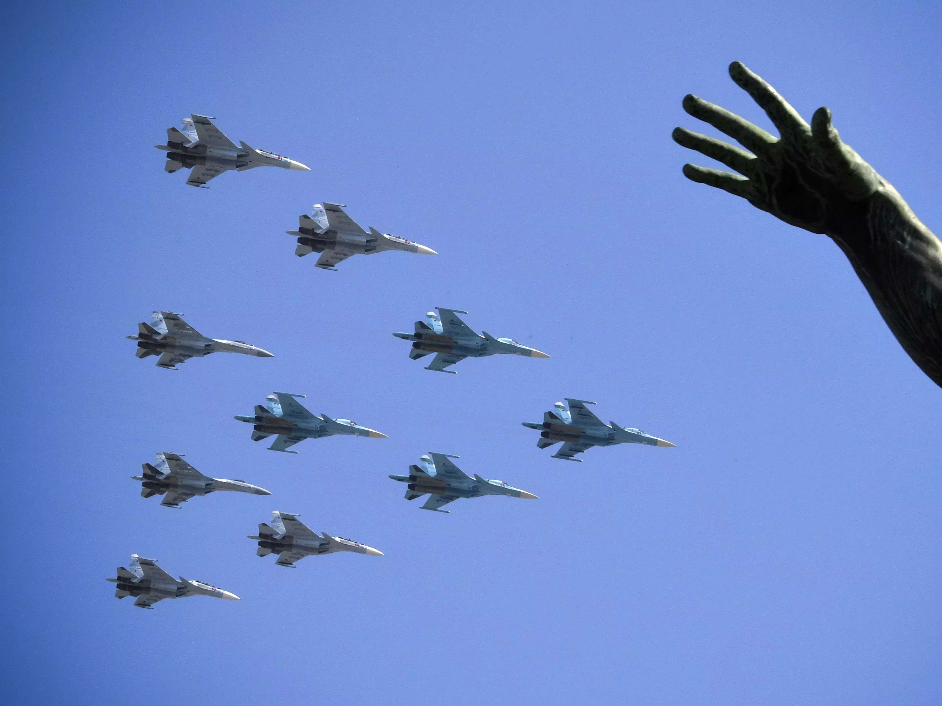 Ukrainian Pilots Describe The Fear Of Being Outgunned By Russia's Air ...