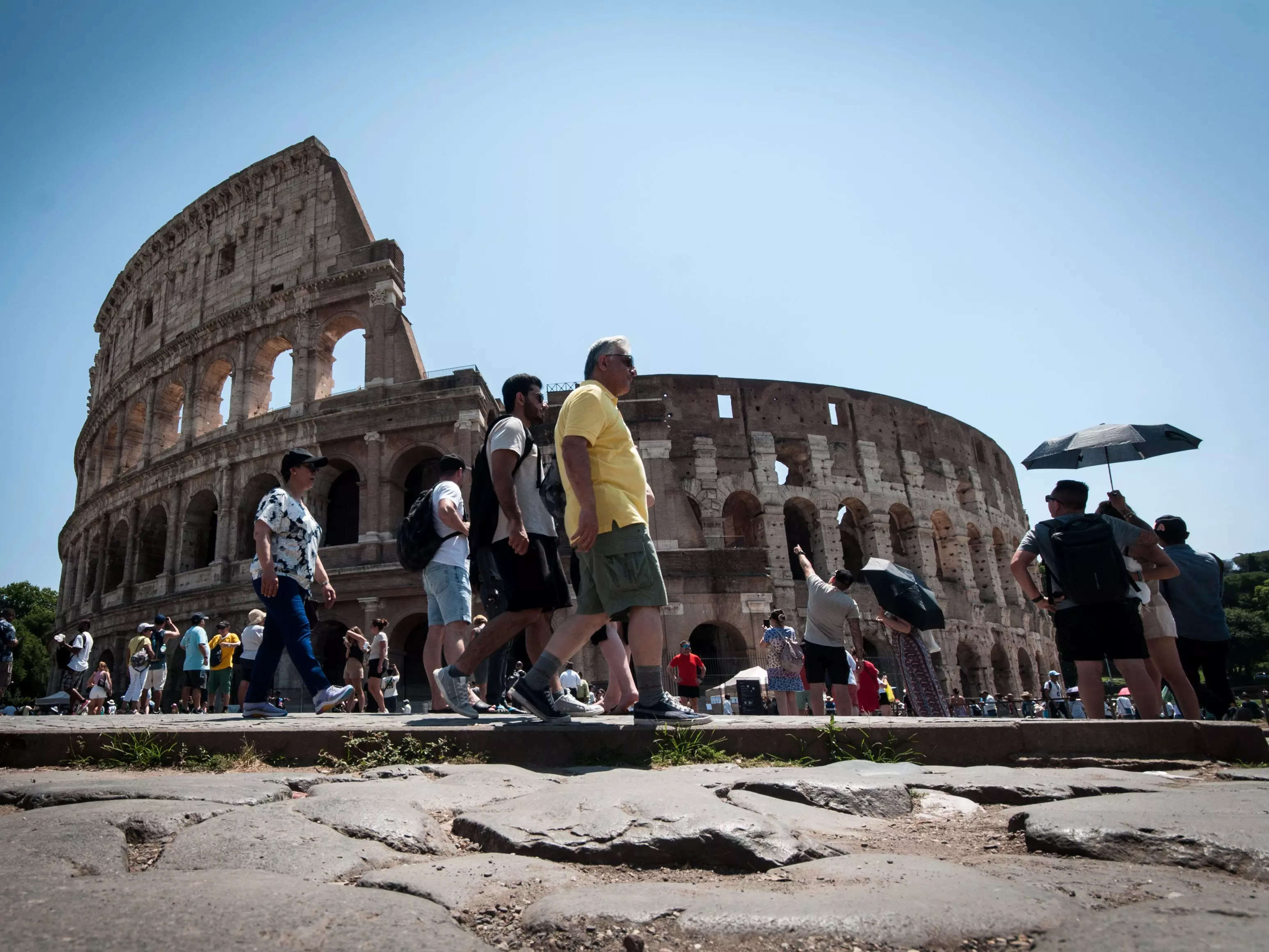 A Teenage Tourist Is Under Investigation After She Was Filmed Defacing ...