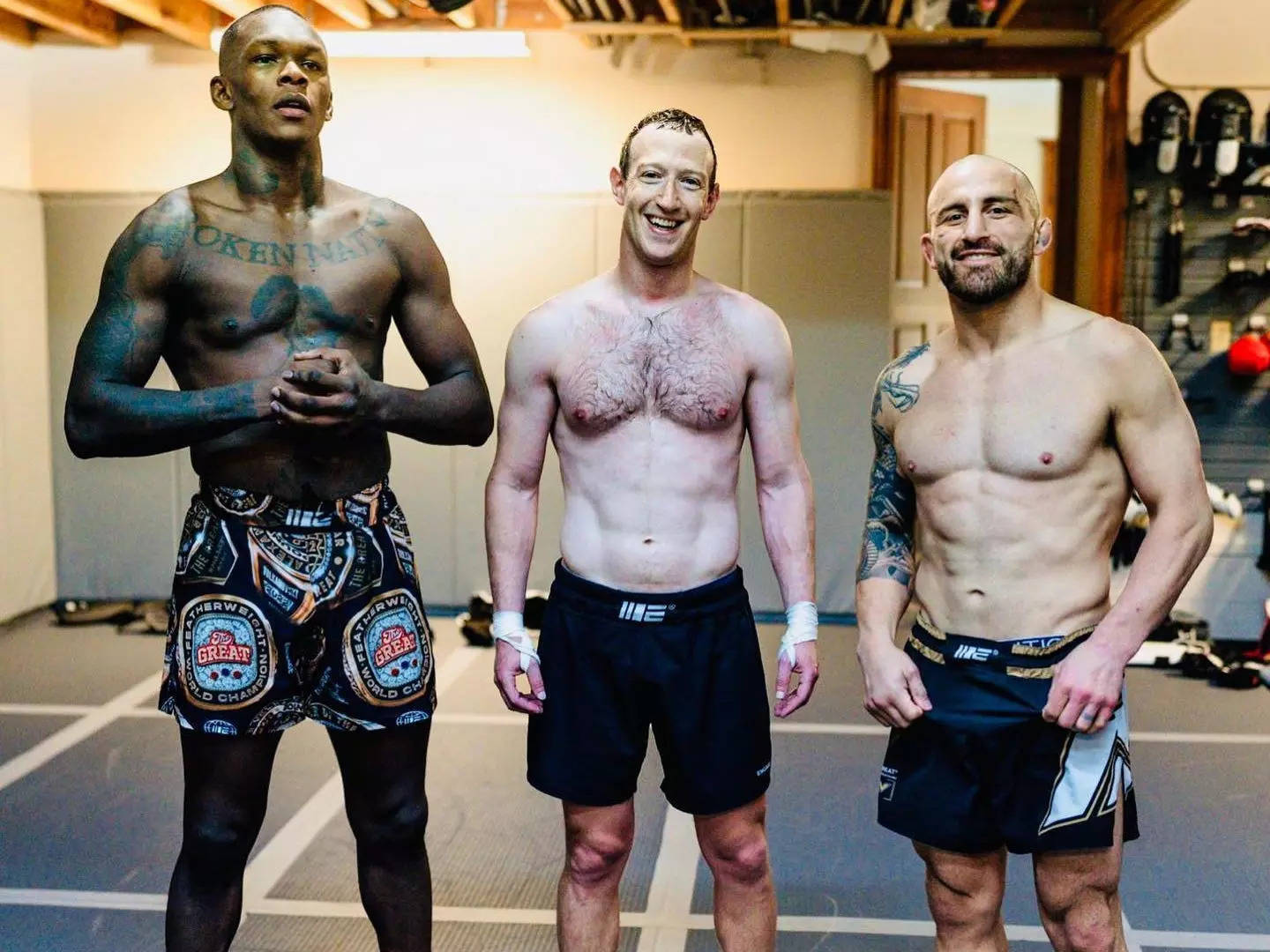 Its Shirtless Tech Bro Summer Jeff Bezos Joins The Crowd After His Fiance Posts A Pic Of Him 3141