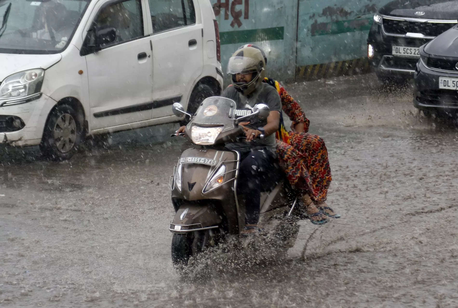 Delhi Wakes Up To Heavy Rains, Waterlogged Roads; IMD Predicts Light To ...