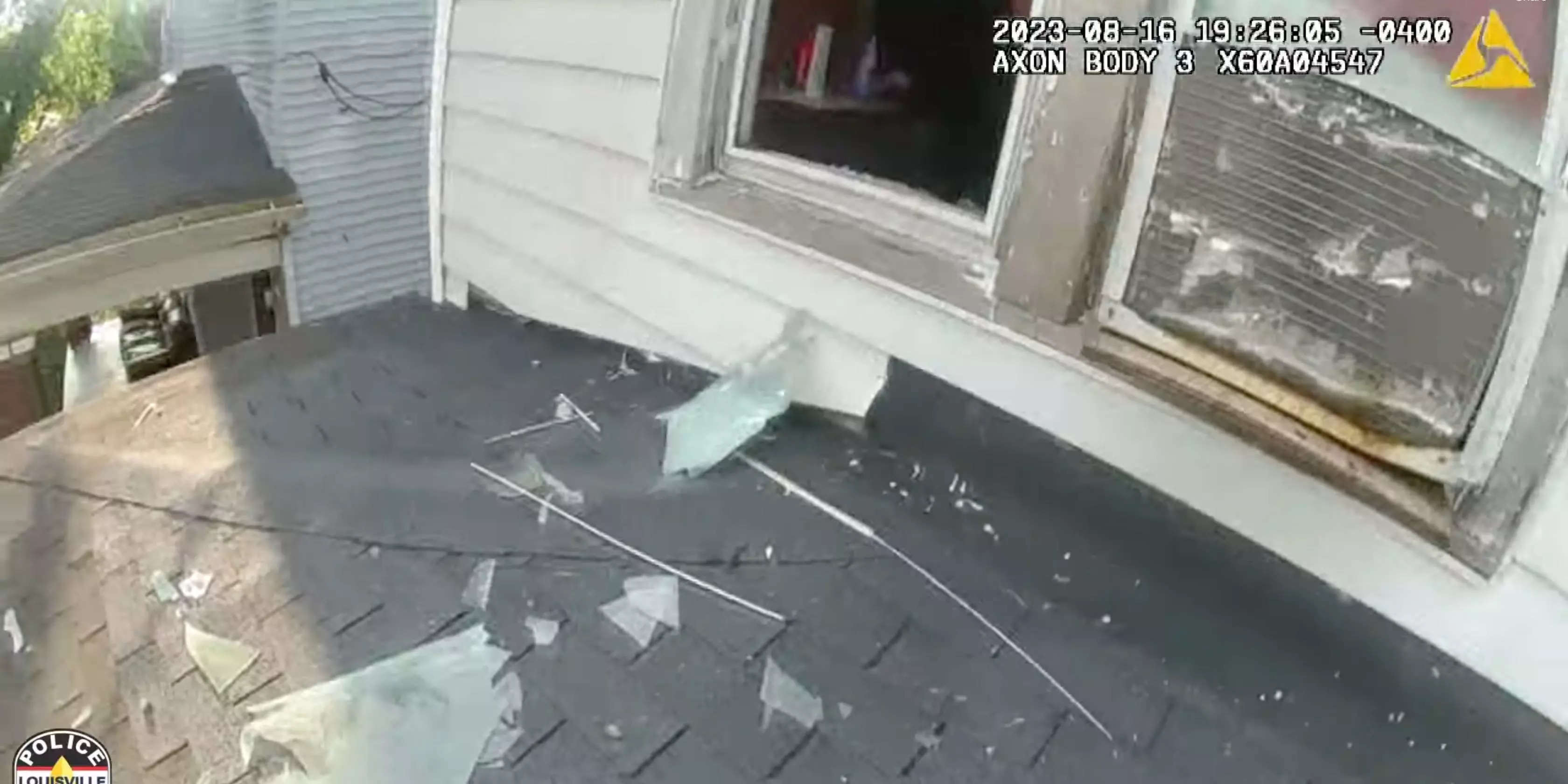 A Woman Chained To The Floor Inside A Kentucky Home Managed To Bust Out A Window And Scream For 0997