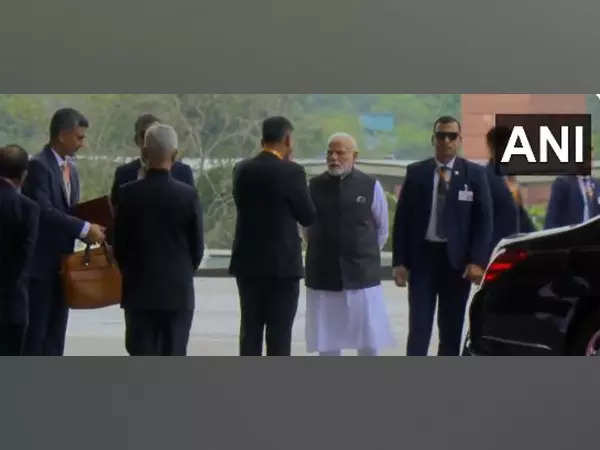 G20 Summit: PM Narendra Modi arrives at Pragati Maidan's Bharat ...