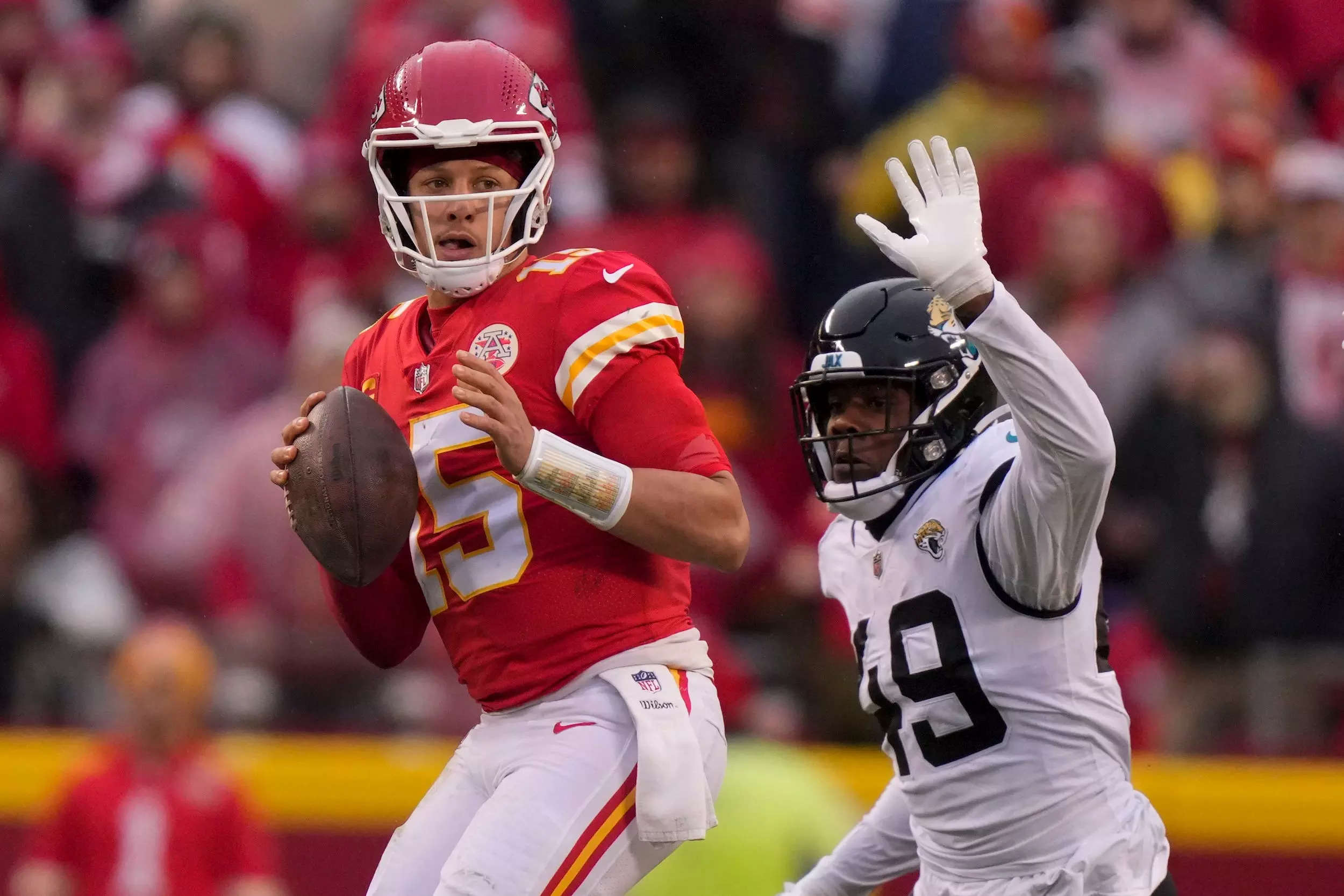 Mahomes reigns as top player in the NFL