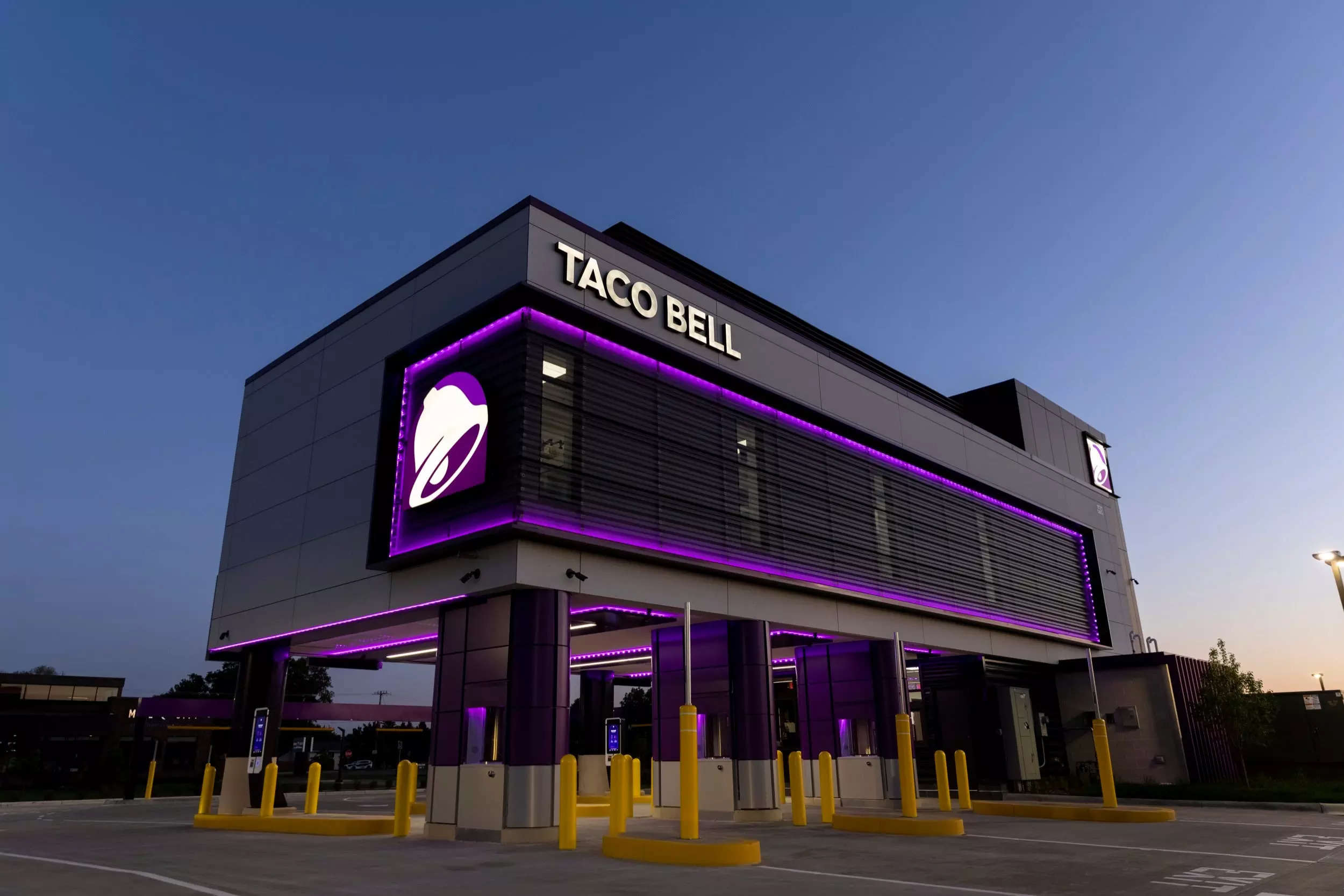 https://www.businessinsider.in/photo/104116137/taco-bell-has-the-fastest-drive-thru-and-its-latest-tech-could-get-customers-their-orders-even-faster.jpg?imgsize=125374