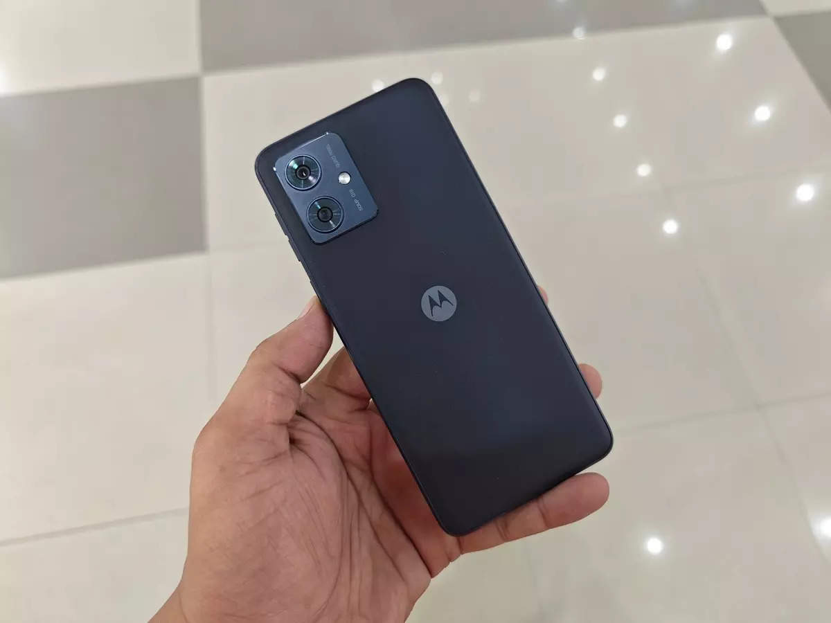 Moto G54 5G review – affordable option with a large battery