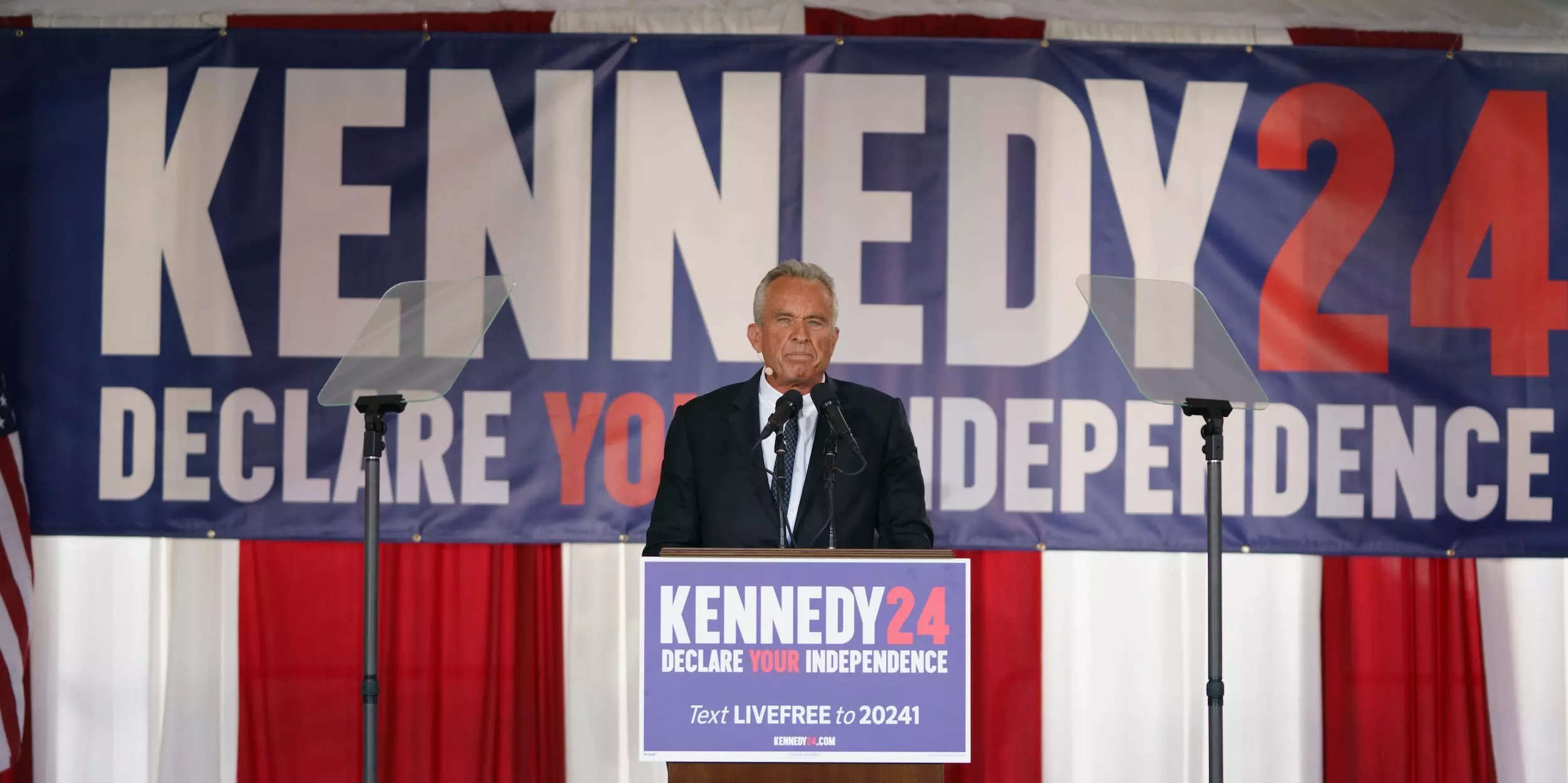 RFK Jr's major campaign announcement began with him frantically ...