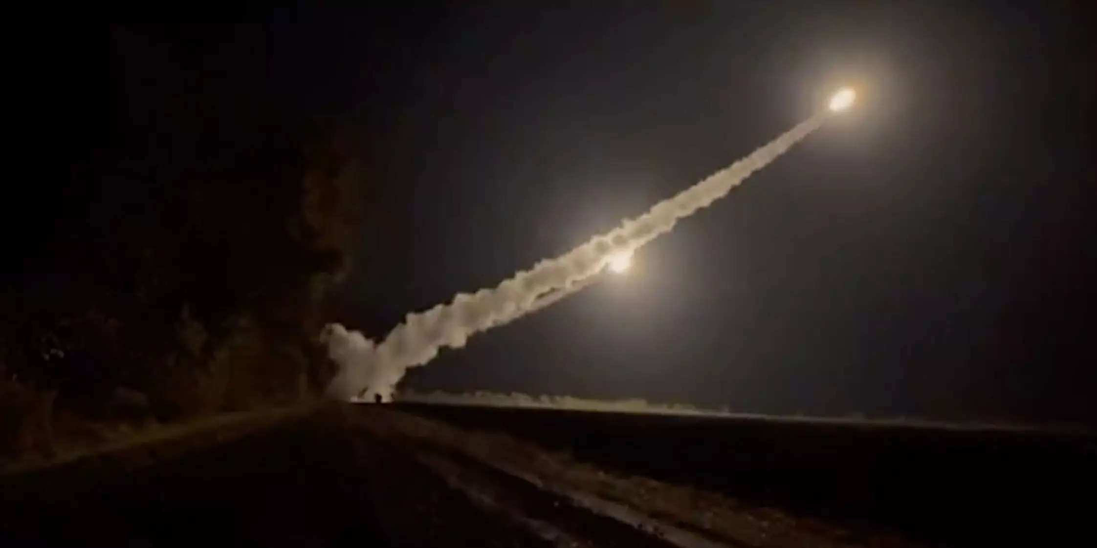 Ukraine's New ATACMS Missiles Perfectly Exploit A Gap In Russia's ...