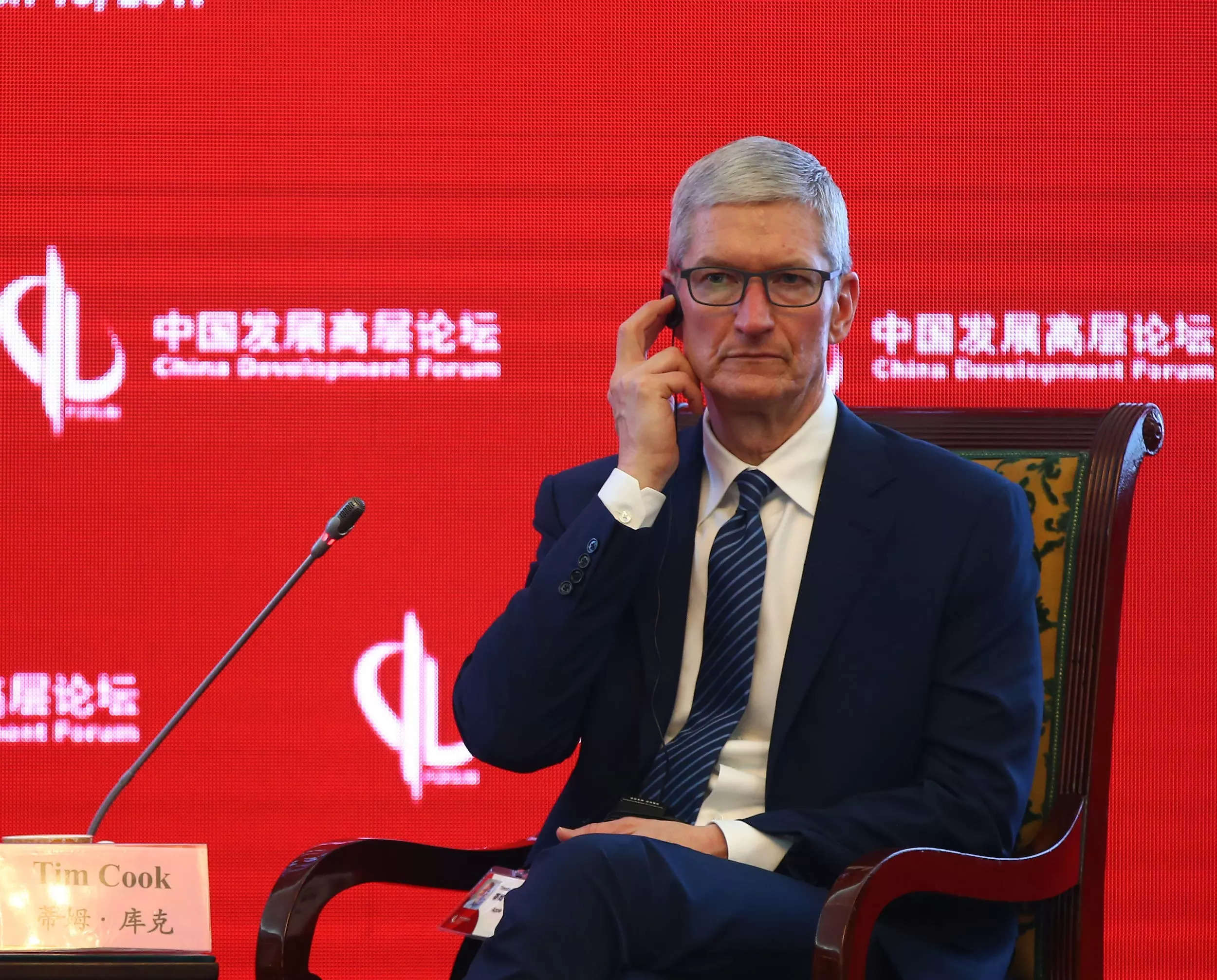 Apple's China Headache Worsens As IPhone Faces Double-digit Sales Slump ...