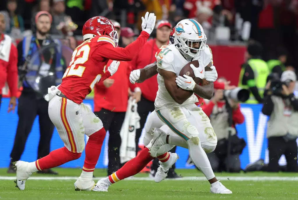 chiefs-dolphins-playoff-game-on-peacock-is-a-big-test-for-streaming