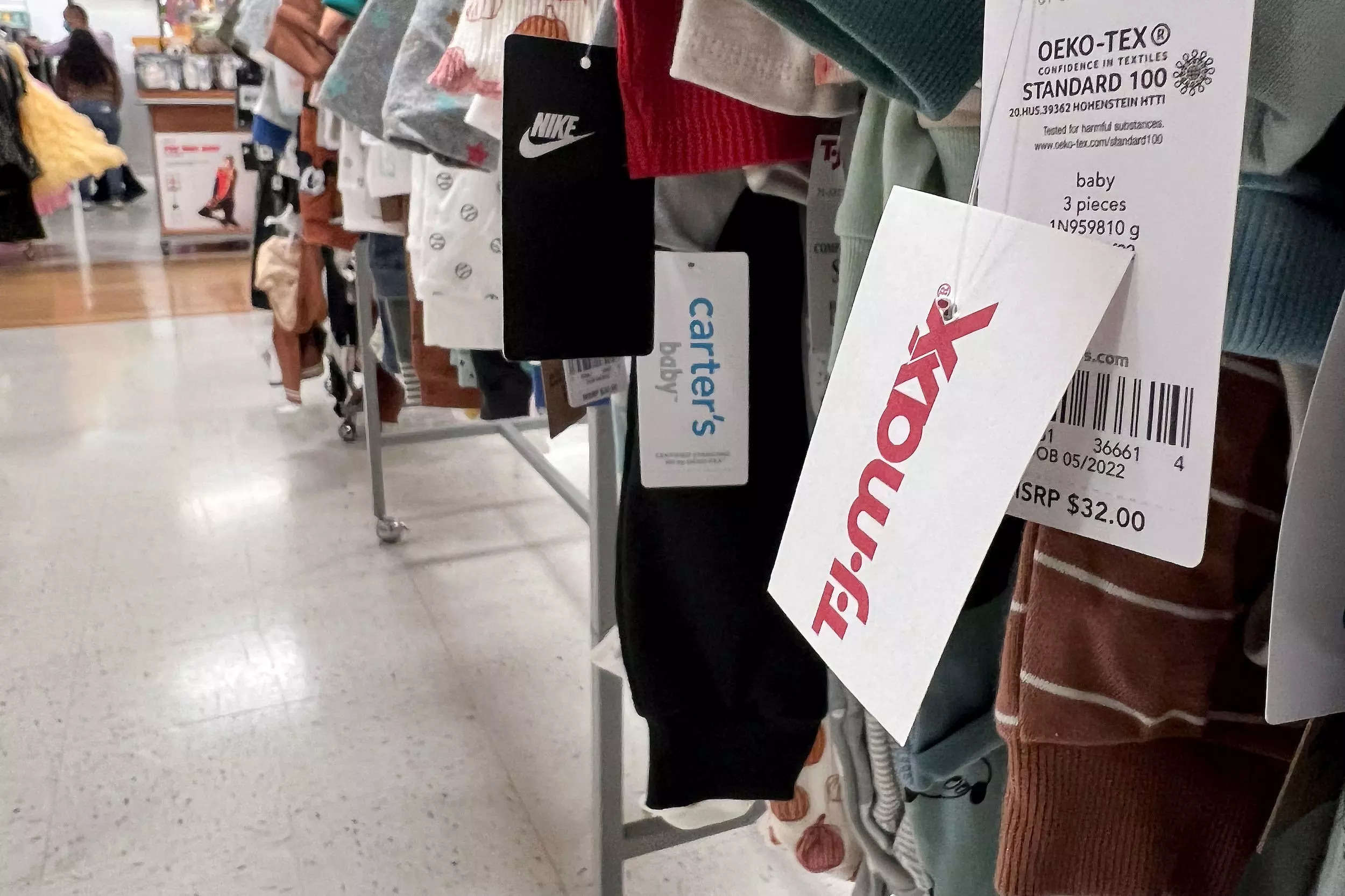 shoppers rush to buy 'perfect' Nike leggings scanning at