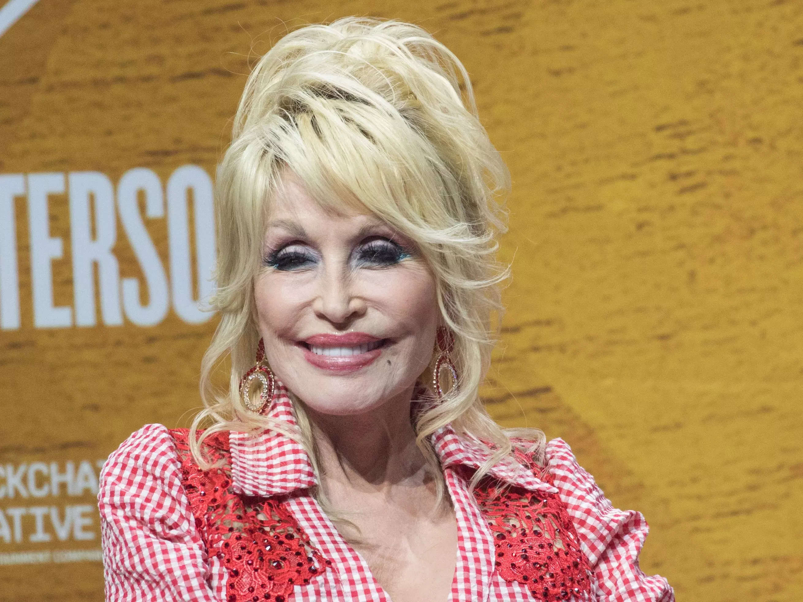 Dolly Parton tells Gen Z workers: find your dream 9-to-5 — and work ...