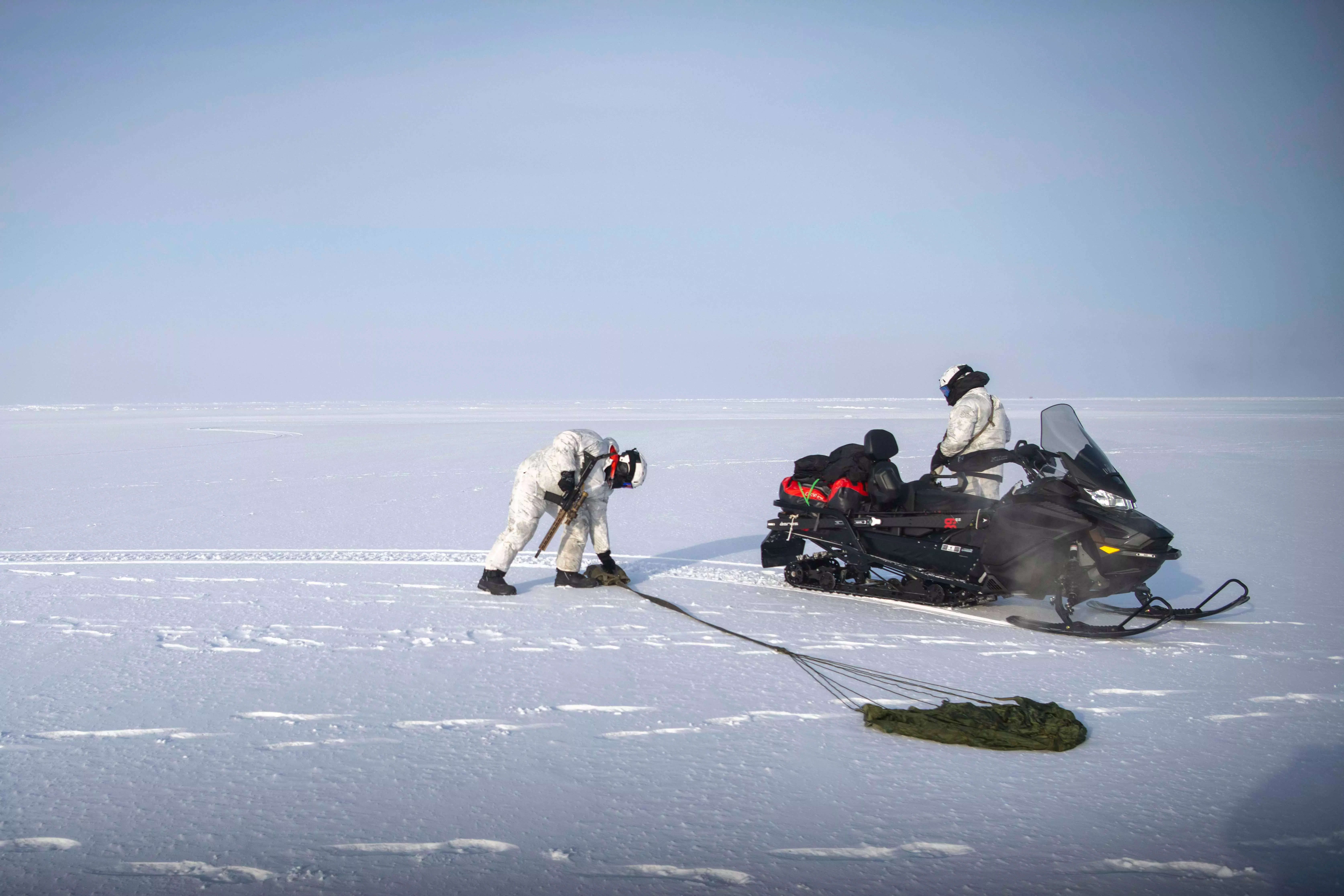 Navy SEALs on snowmobiles raced across the frozen Arctic to link up ...