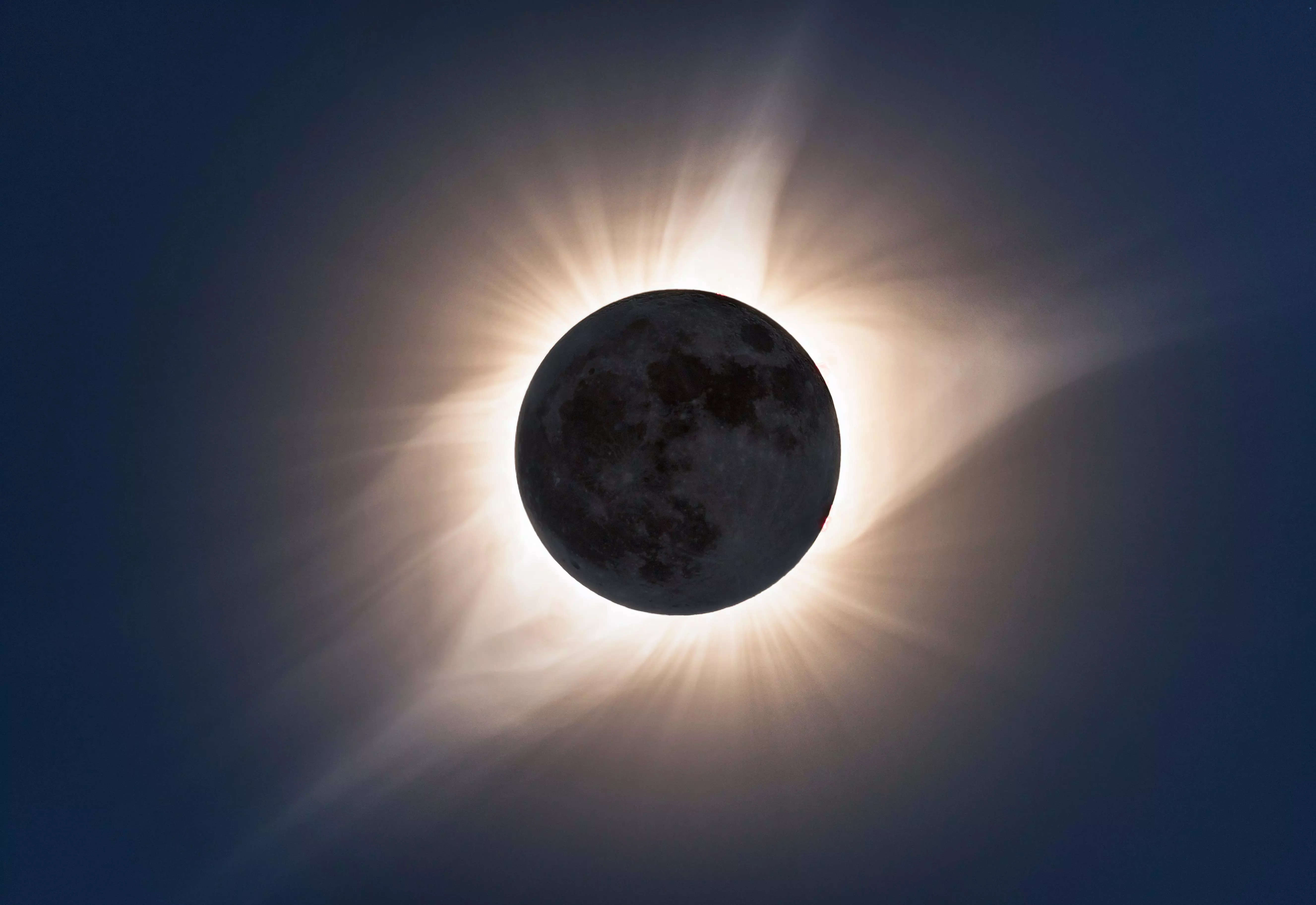 This Diagram Shows What Happens During A Total Solar Eclipse | Business ...