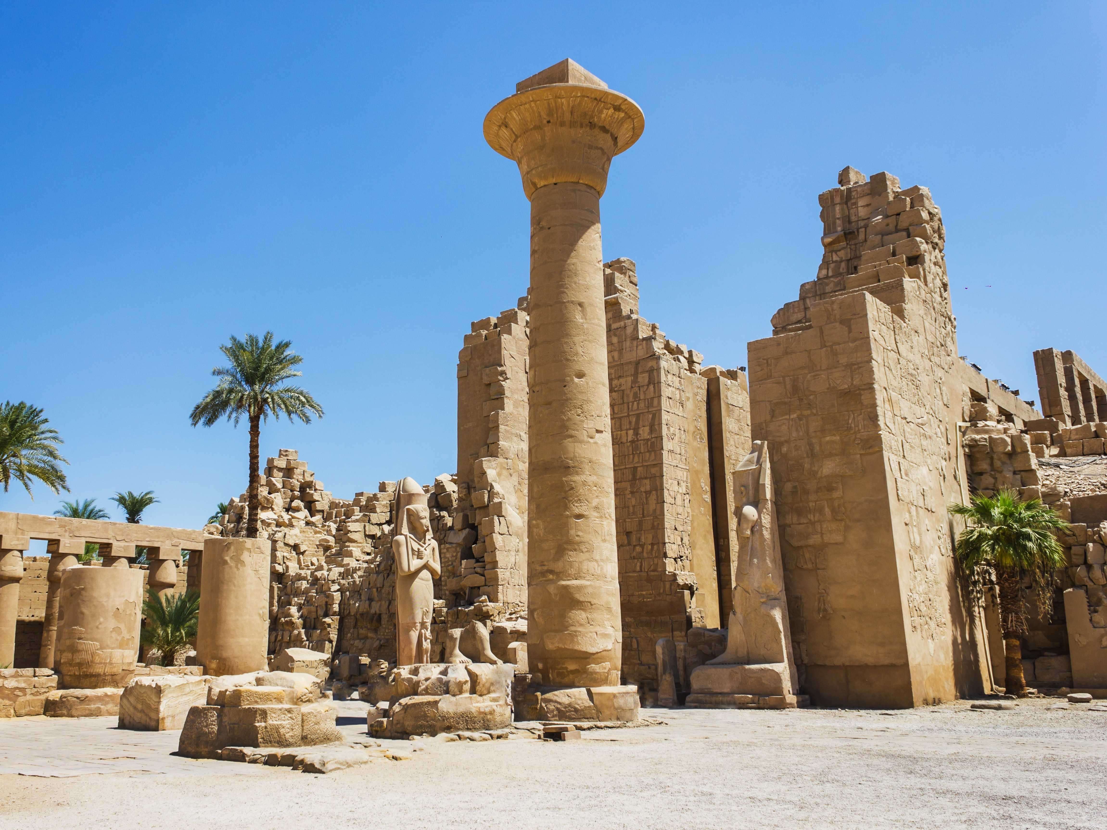 Egypt holiday. Асуан Египет. Карнакский храм. Карнакский храм древнего Египта. Руины Луксора в Египте.