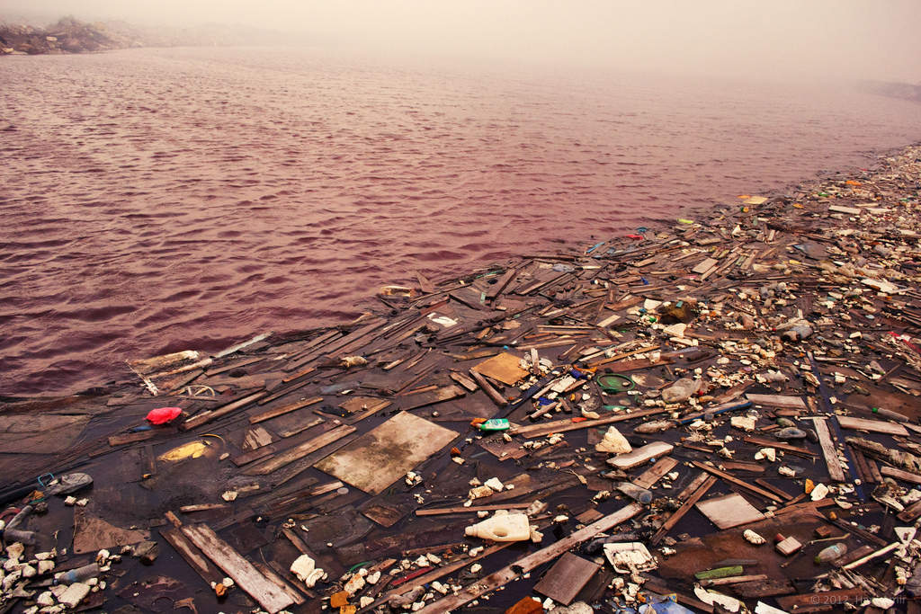 Toxic bomb' ticks on Maldives rubbish island