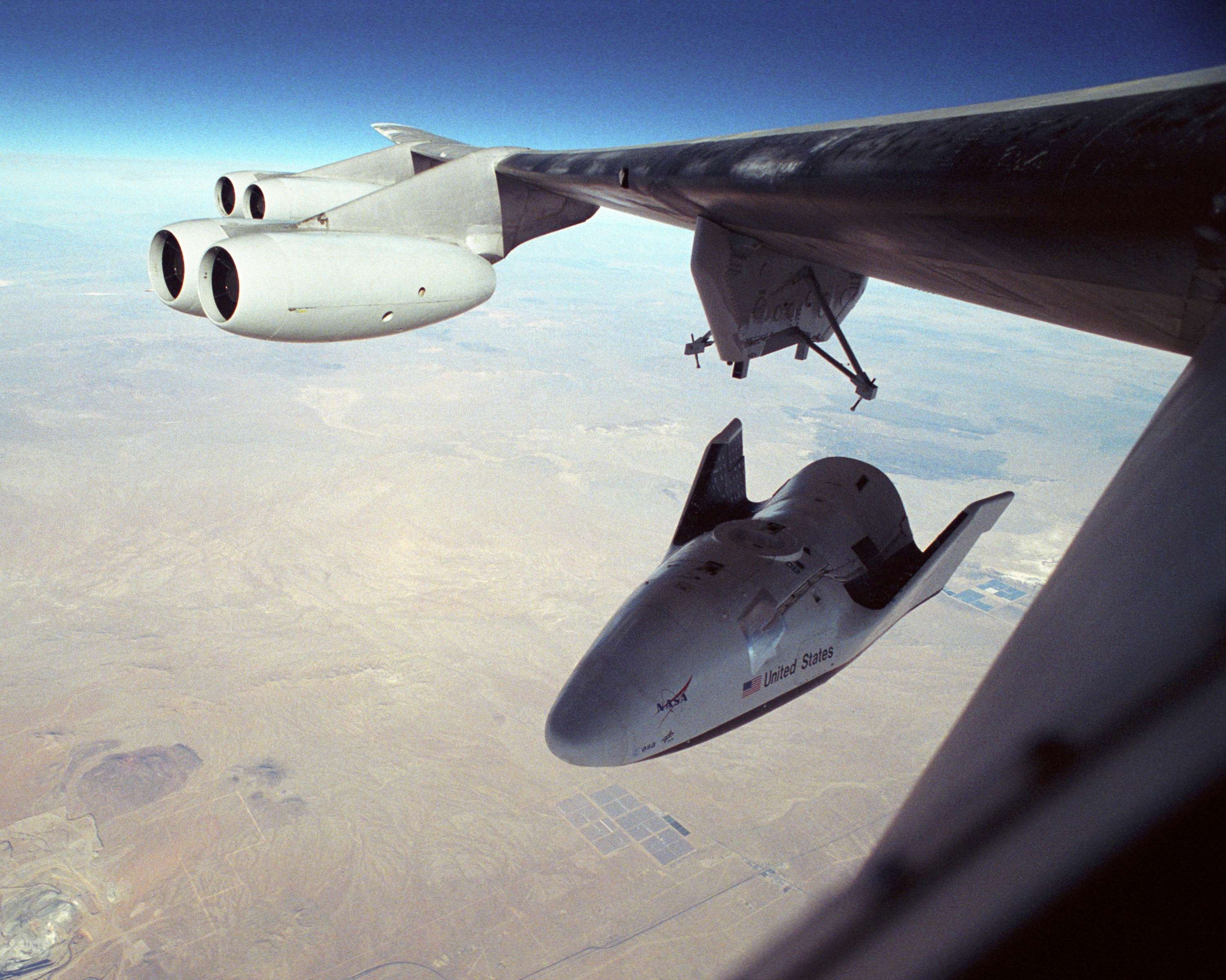 Х 38. Х-38 Crew Return vehicle. NASA X-38. Американский космический самолет. Американский космический бомбардировщик.