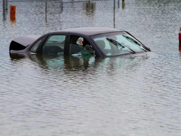 A Woman Drove Her Car Into A Lake While Texting | Business Insider India