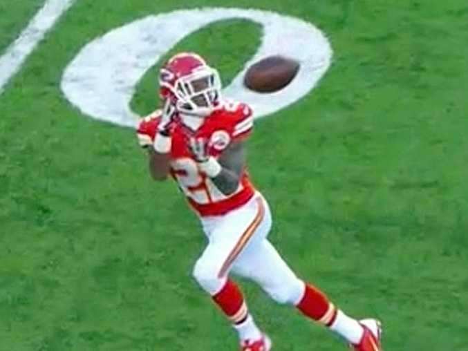 Kansas City Chiefs Player Has The Worst Dropped Pass Of The Year While