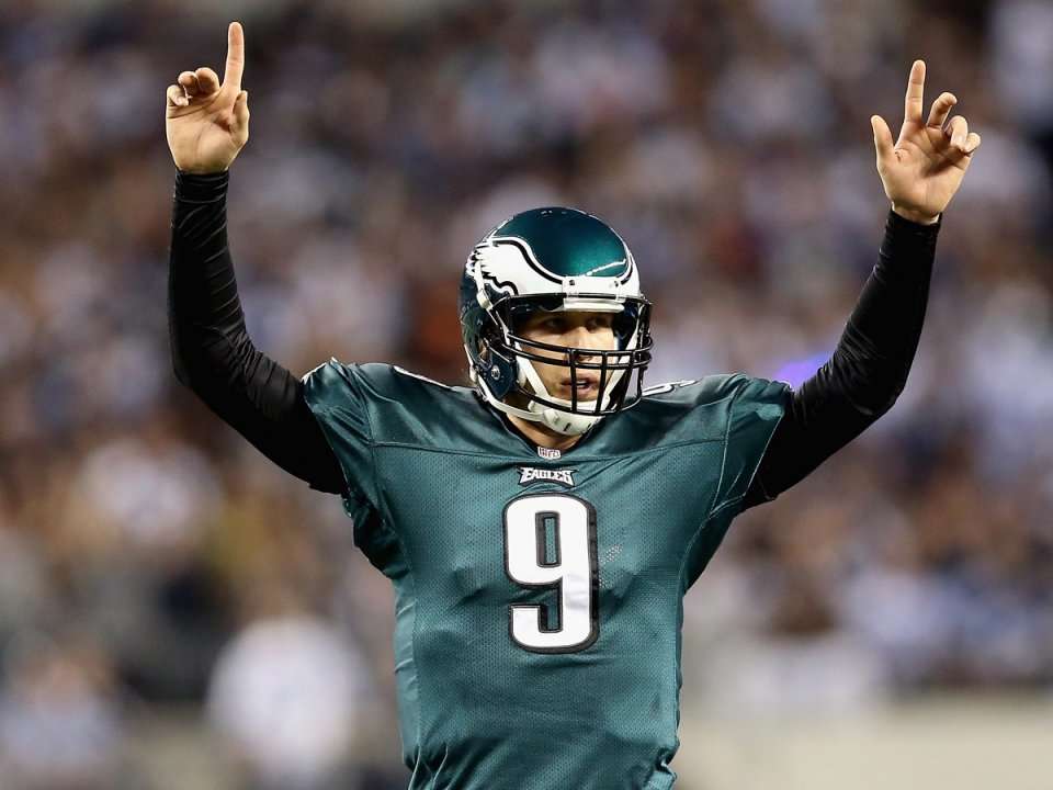 Michael Vick believes that Nick Foles should remain the Eagles