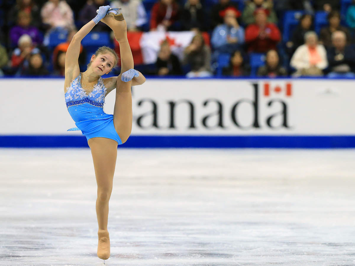 Покажи фигурное. Julia Lipnitskaia Figure Skating. Алина Липницкая. Юля Загитова. Юные фигуристки крупным планом.