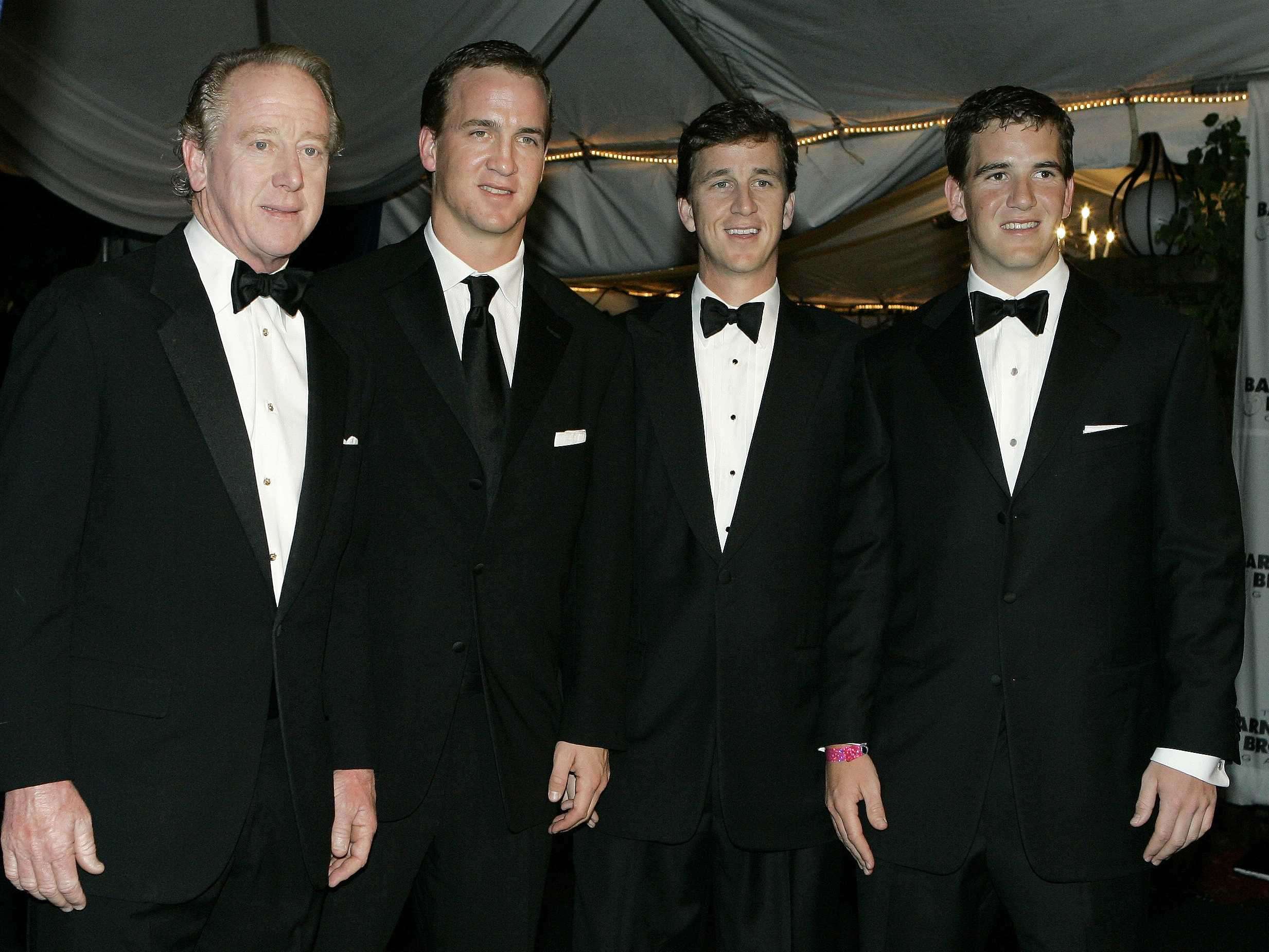 Manning man. Братья Мэннинг. Cooper Manning.