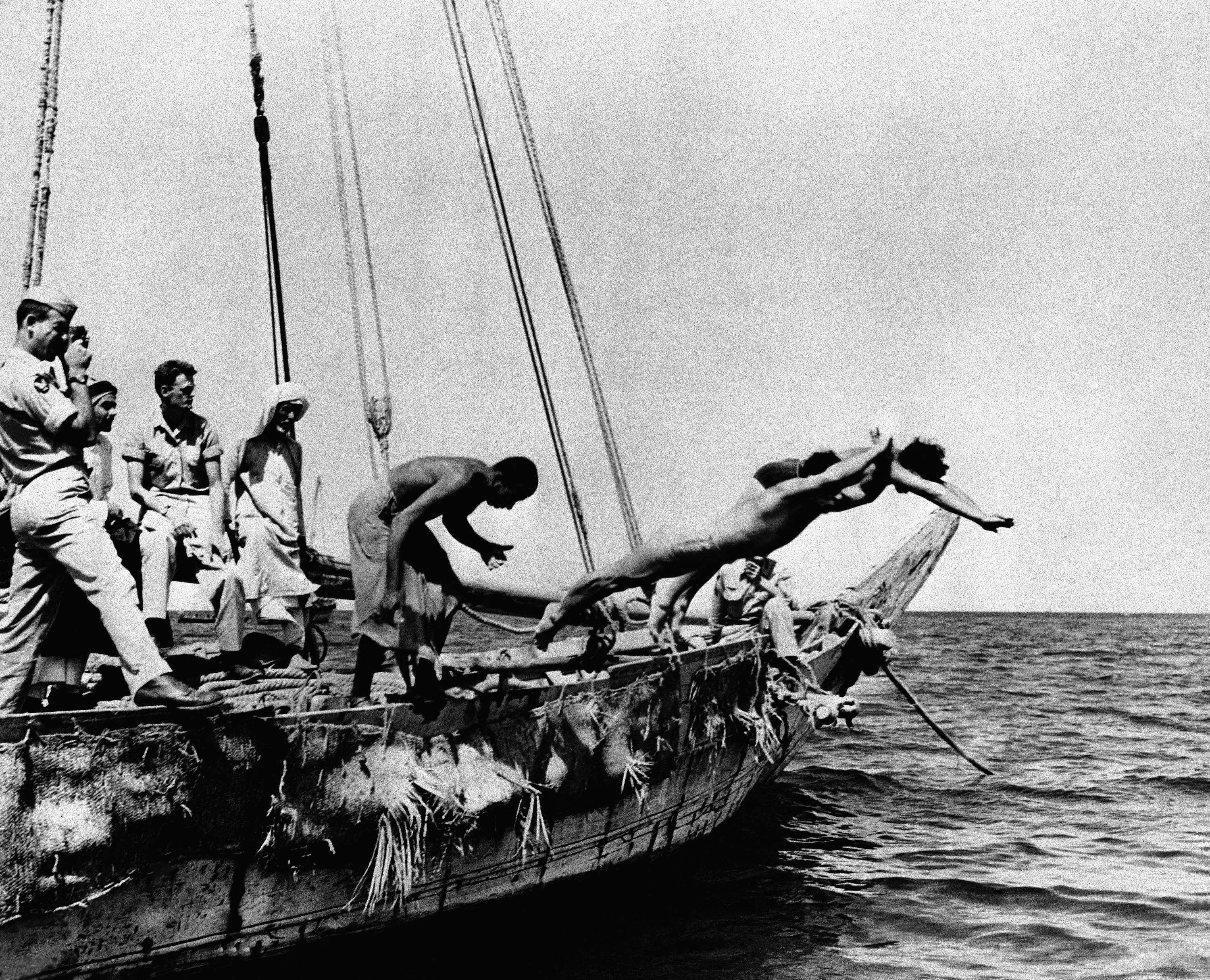 Перл ноябрь рыбы. Pearl Divers. Трагедия Перл -Харбора. Pearl Fishing UAE. Dive in the past.