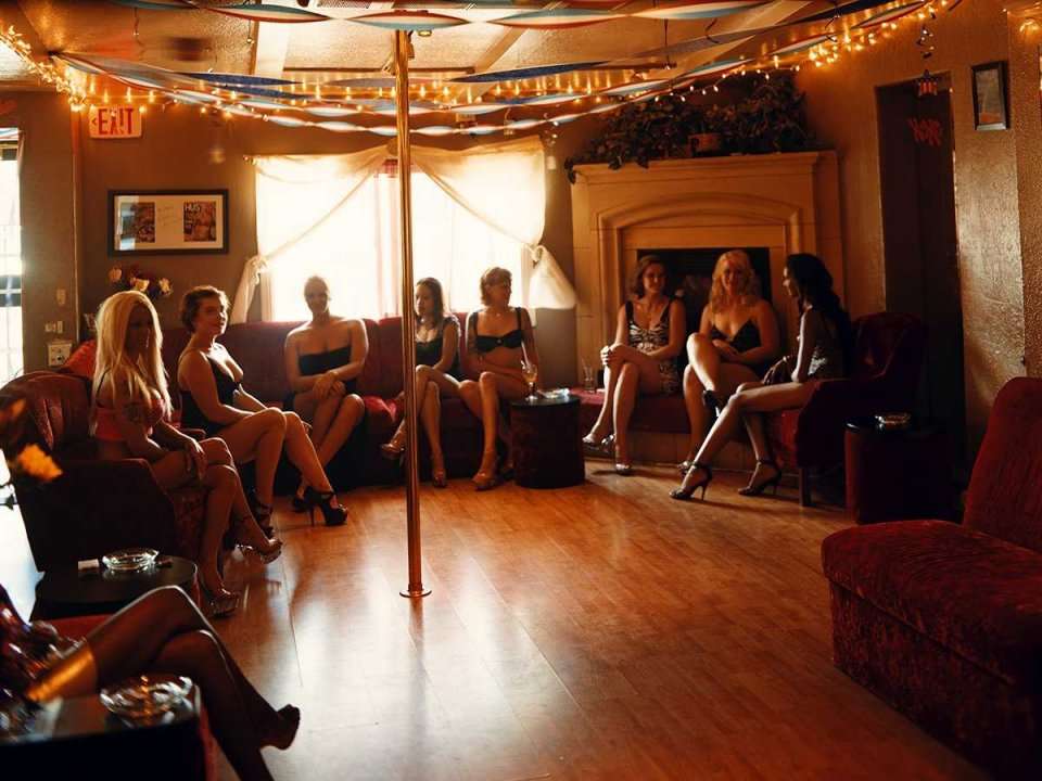 19 Striking Photos Show What Nevada Brothels Are Really Like Business