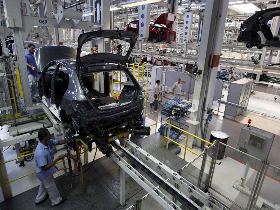 Industrial Production Unexpectedly Falls In August 