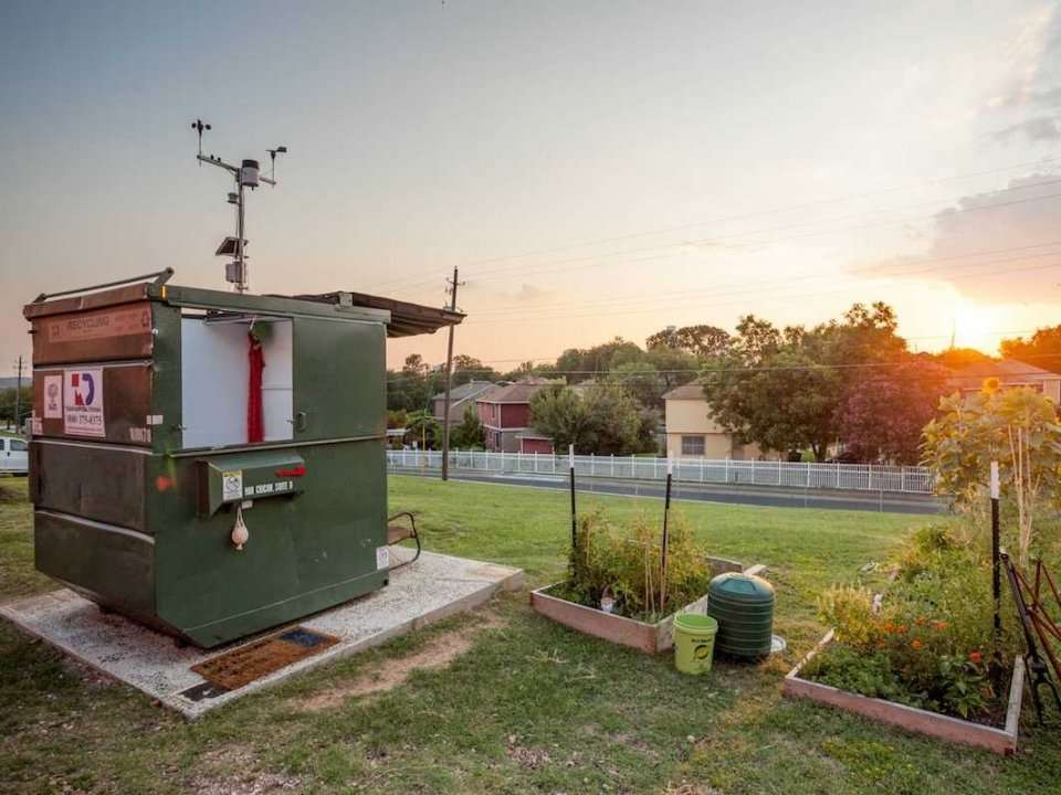 This Professor Lives In A 6x6 Foot Dumpster The World S Smallest