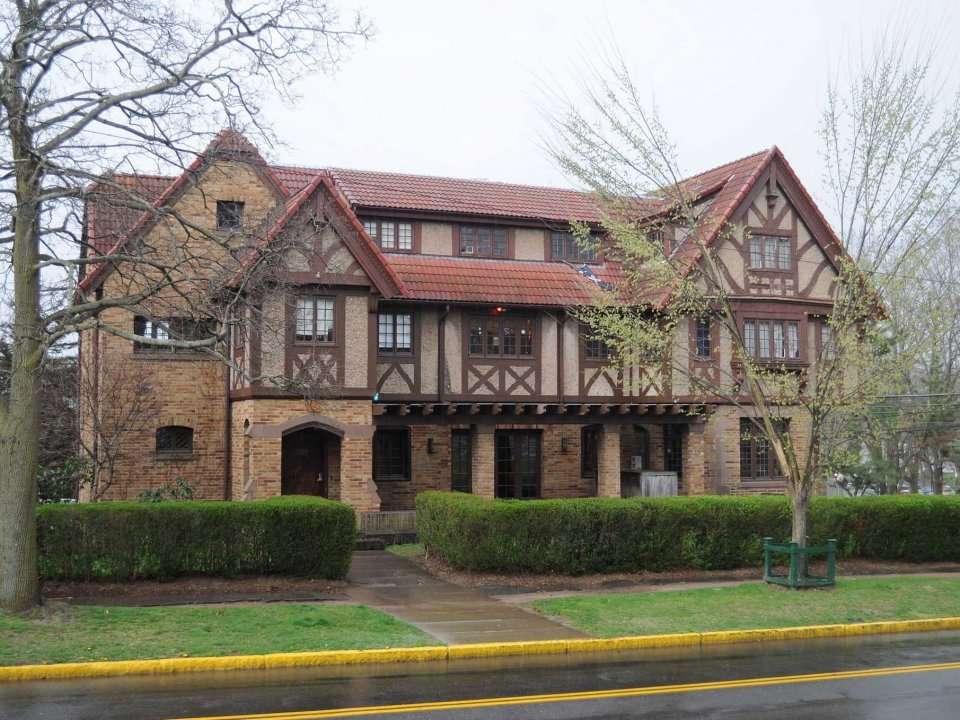 Wesleyan University Fraternities Must Start Accepting Women - Business Insider India