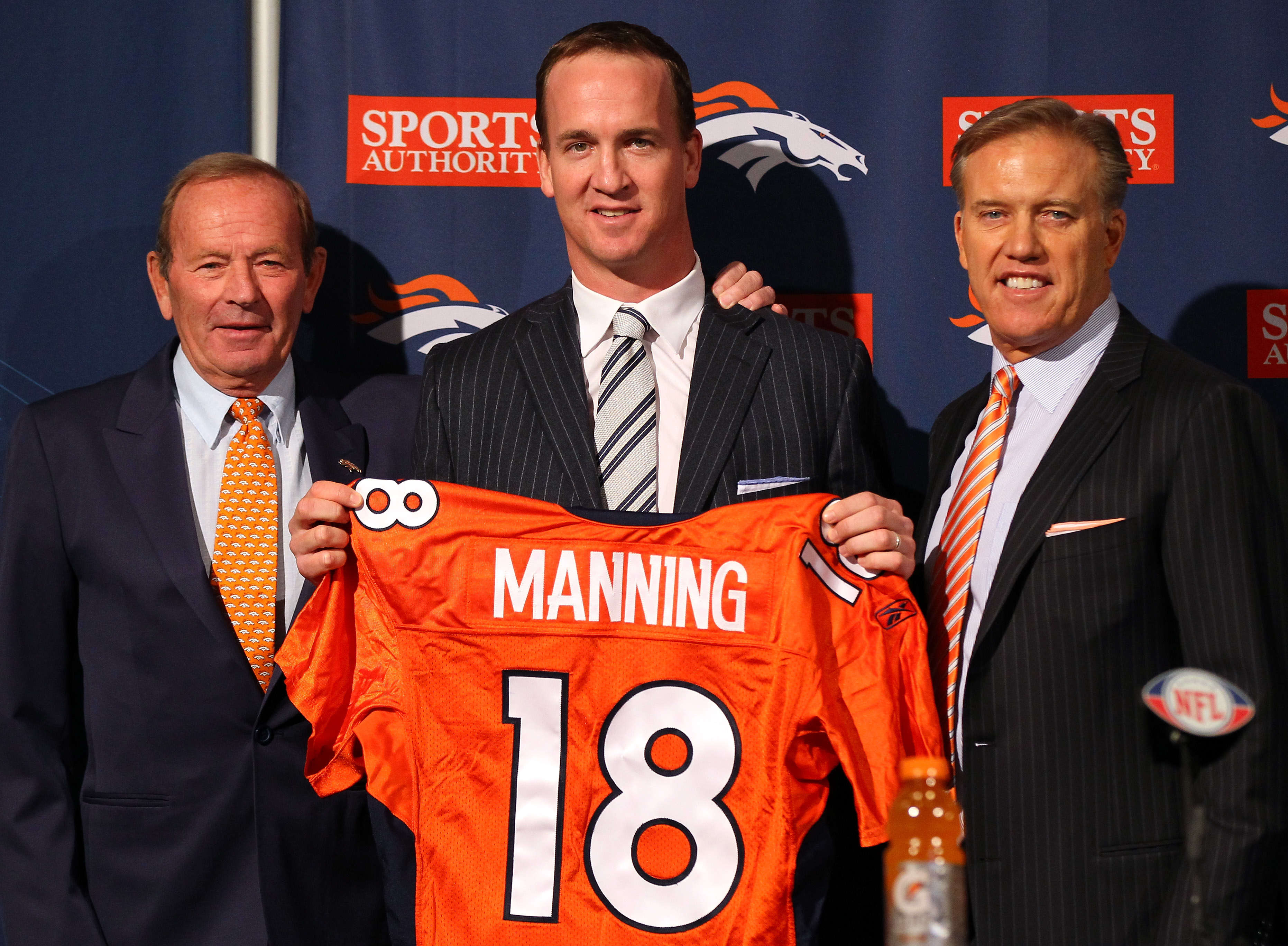 Peyton Manning agrees to five-year, $90 million deal with the