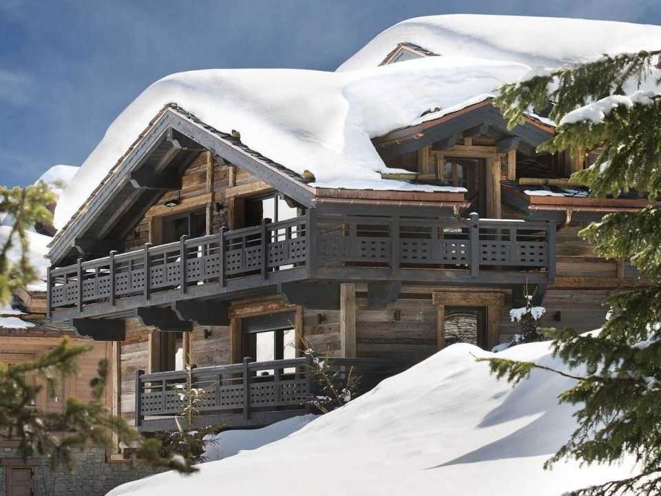 This Luxurious Ski Chalet In The French Alps Has Its Own Nightclub ...