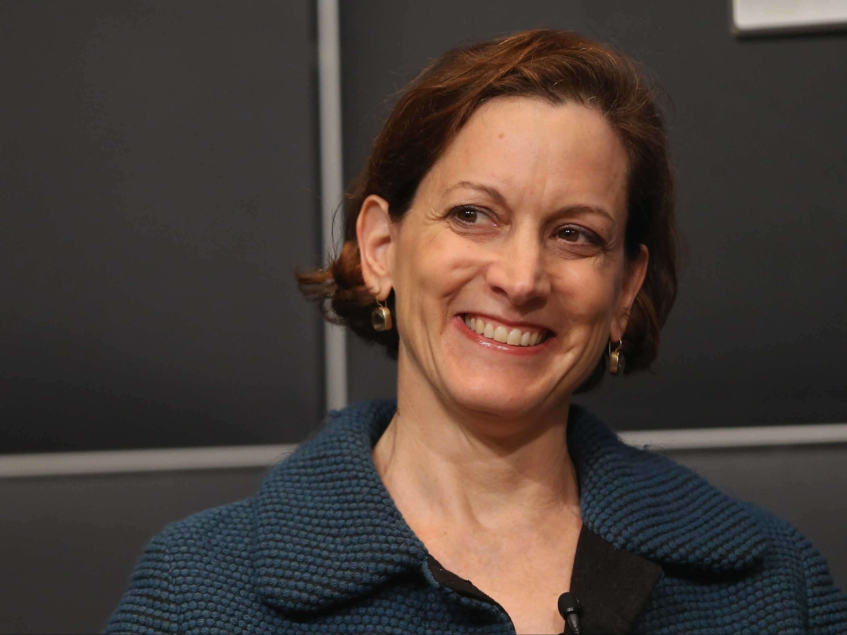 Anne Applebaum Is A Former Editor Of The Spectator And A Pulitzer Prize ...