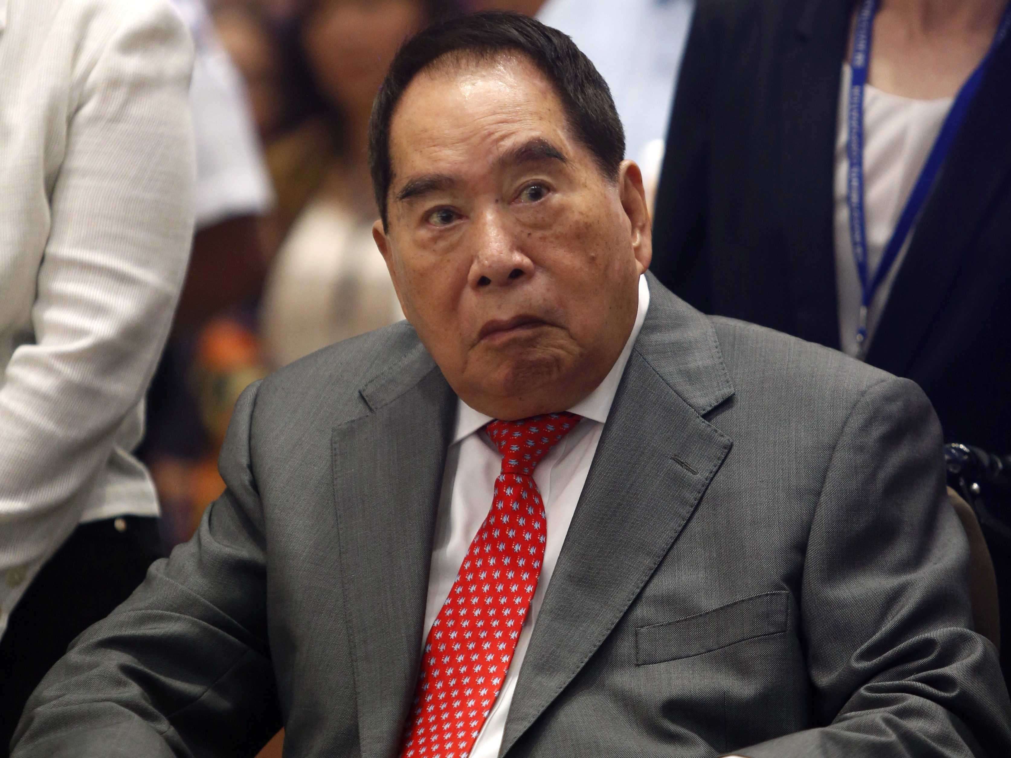 The richest person in the Philippines Henry Sy and family