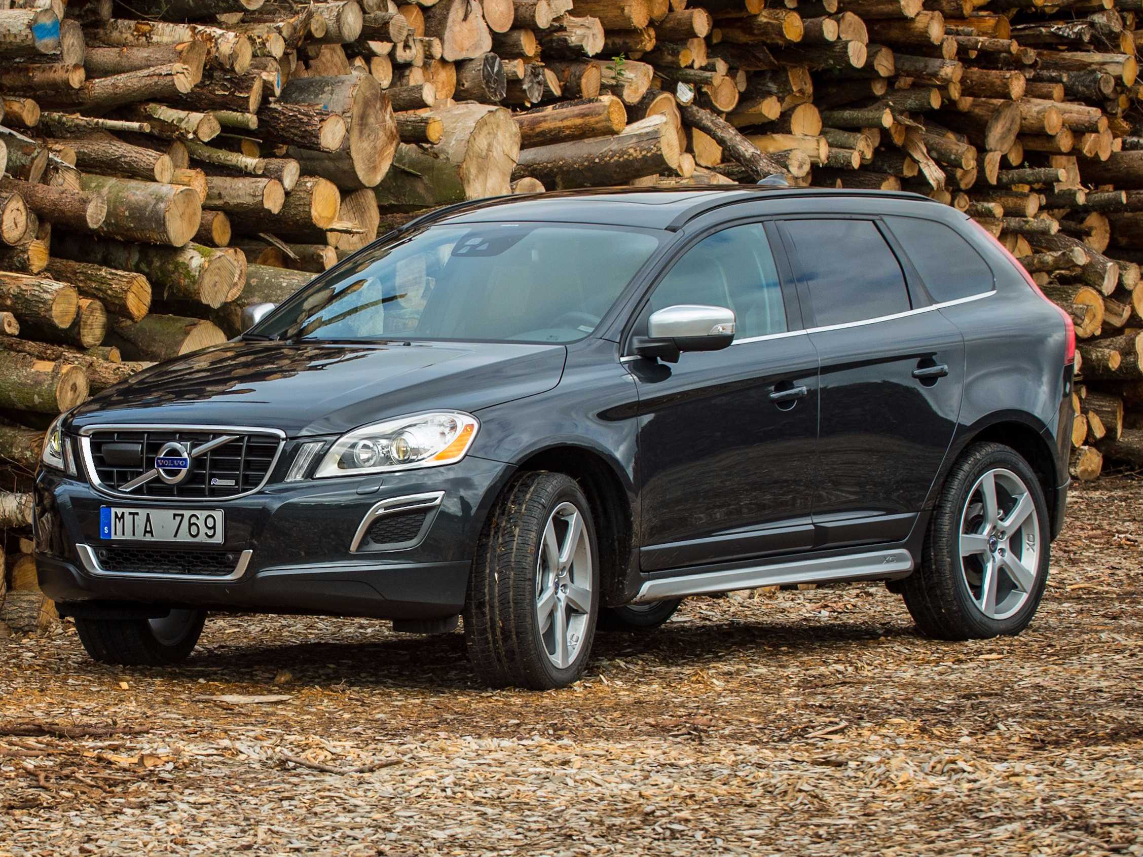 Luxury Compact SUVs: Volvo XC60 | Business Insider India