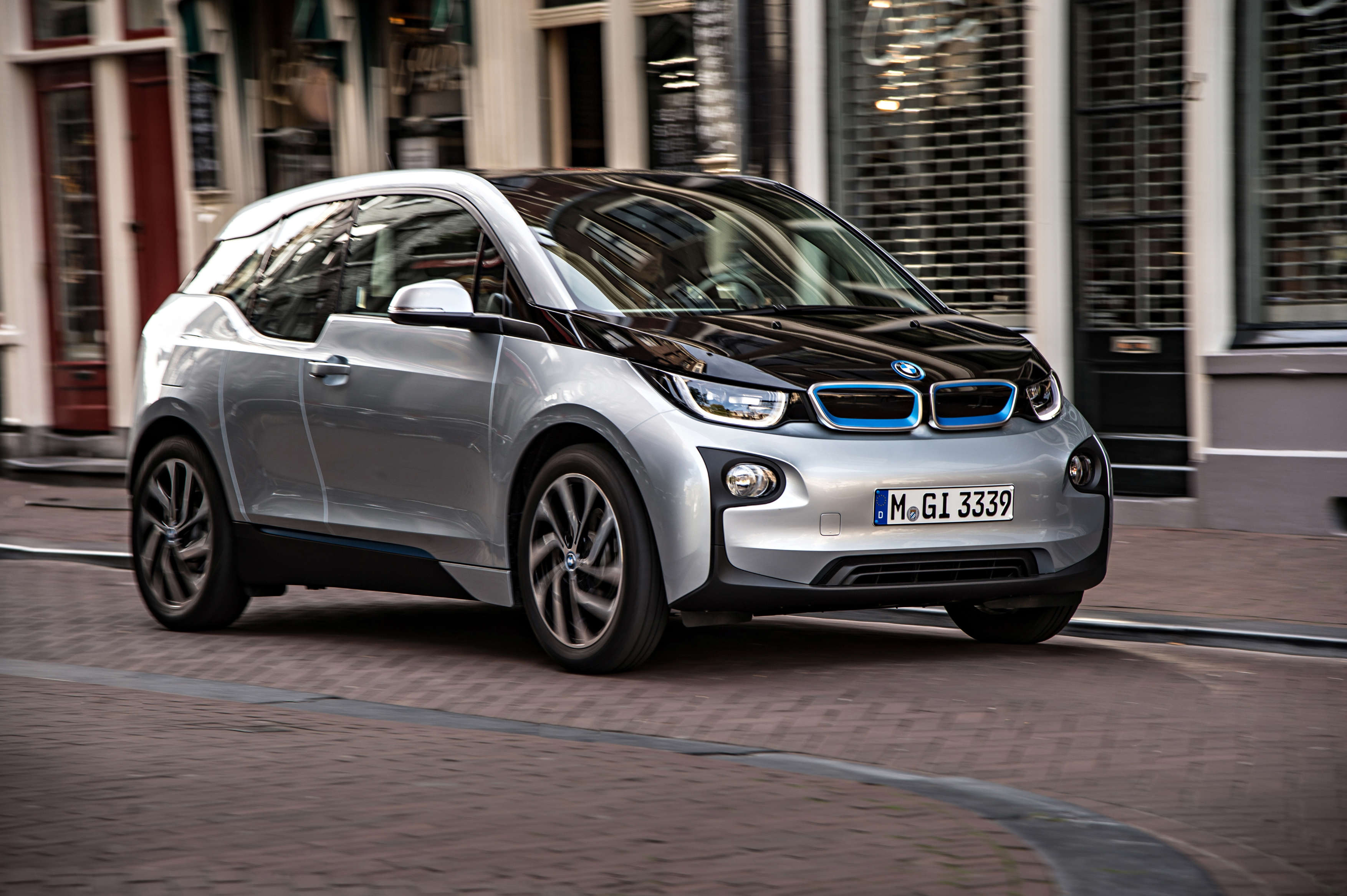 Три ай. БМВ ай 3 электромобиль. BMW i3 2014. BMW i3 2015. BMW i3 2013.