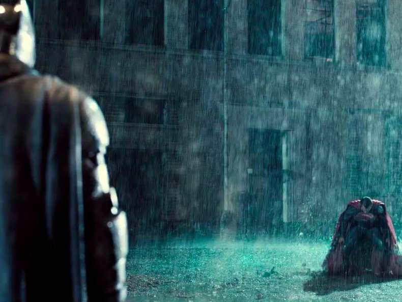 Here's the scene from the 'Batman V Superman' trailer you won't see online  or in theaters | Business Insider India