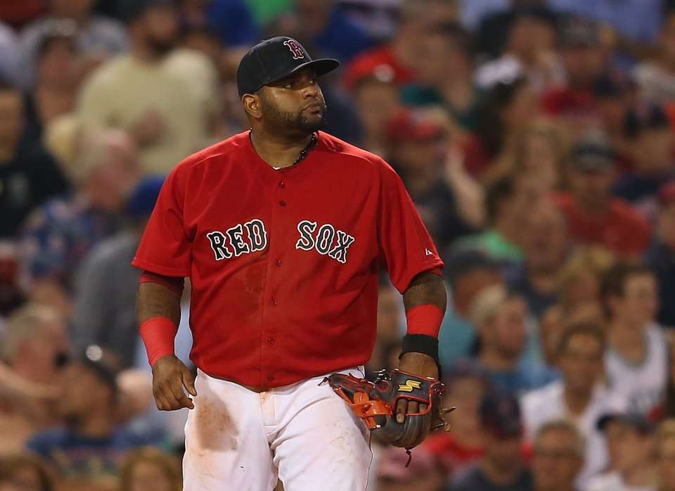 Red Sox ban Sandoval for mid-game Instagram flirting