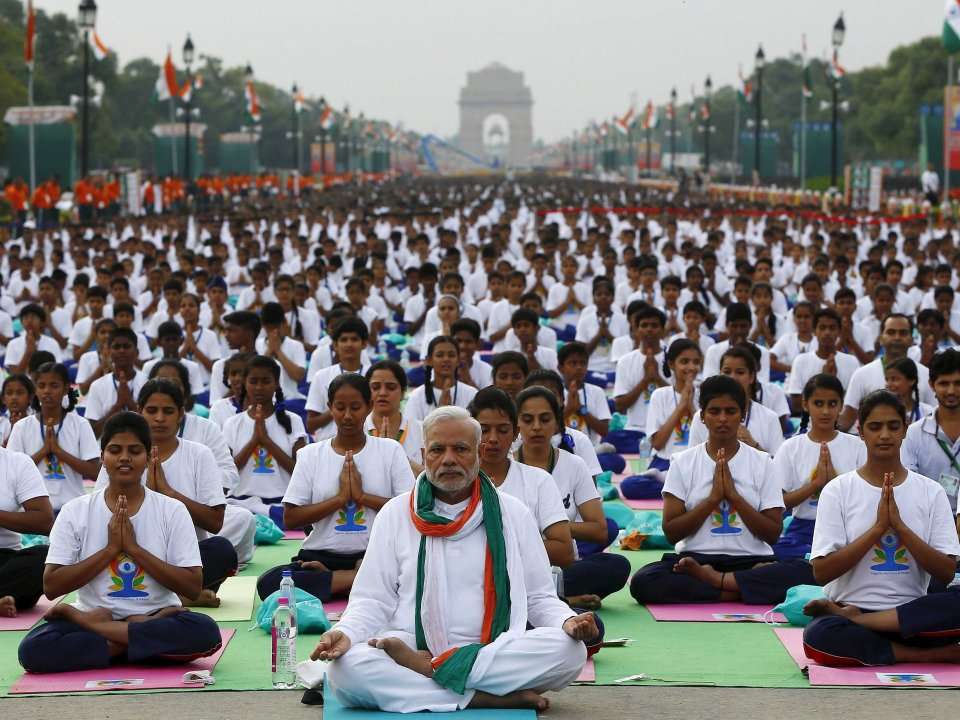 14 Photos Of Indian Prime Minister Narendra Modi Leading 35000 People In Yoga Business 