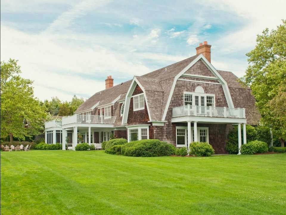 Take a tour of Goldman Sachs CEO Lloyd Blankfein's $17 million Hamptons ...