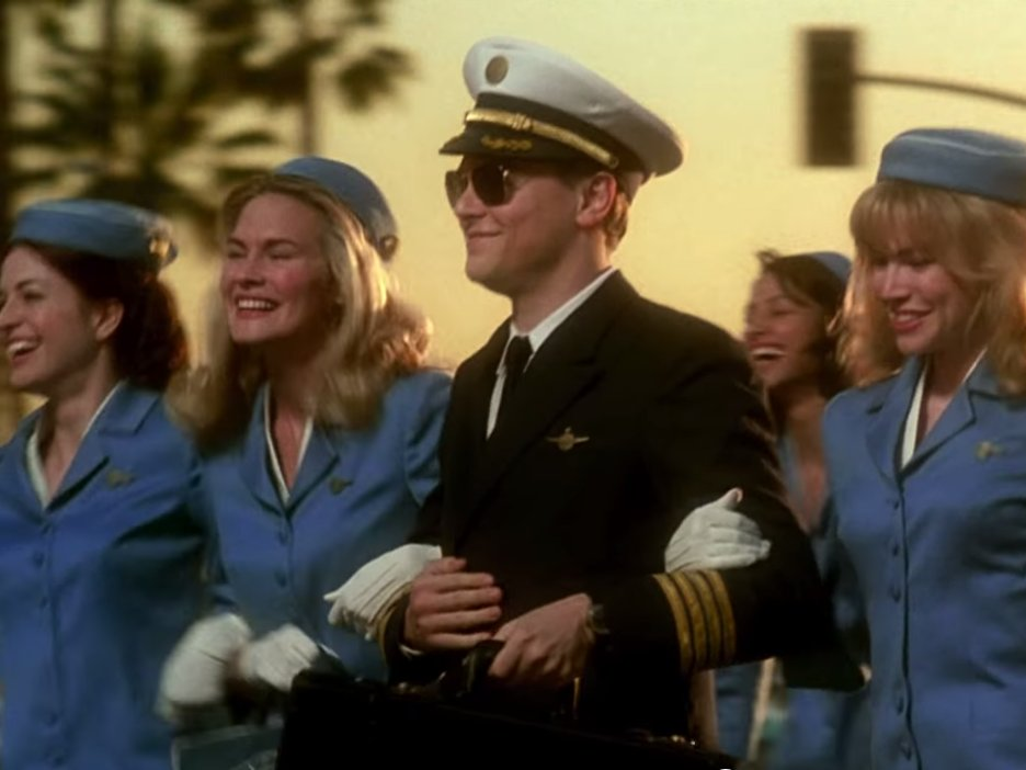 Catch me s. Catch me if you can фильм. Поймай меня, если сможешь (2002). Catch me if you can 2002. Поймай меня если сможешь кадры из фильма.