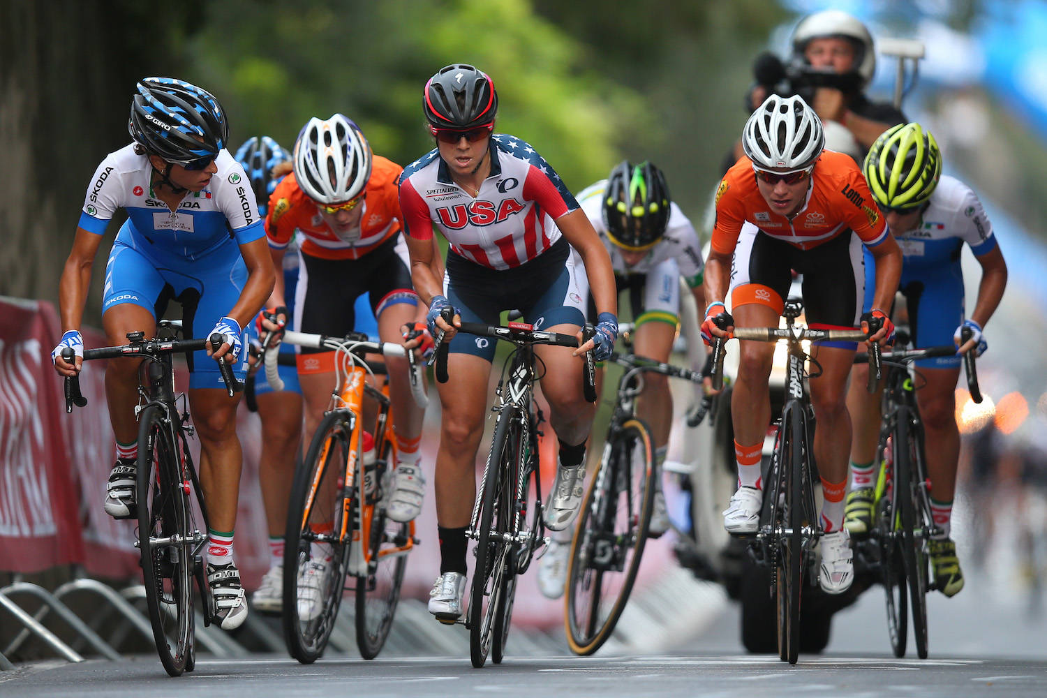 Велосипедный спорт. Bicycle Race («велогонки»). Велосипед для гонок по шоссе. Кольцевые гонки на велосипедах. Престижные гонки на велосипедах.