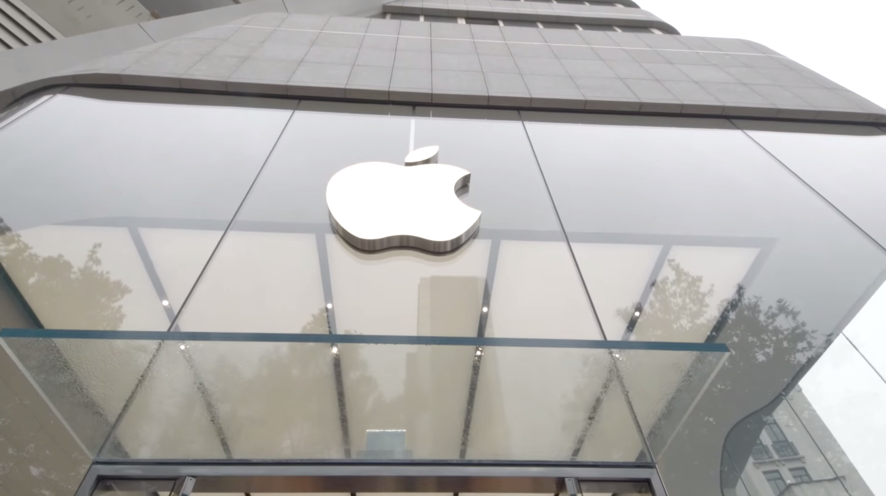 The Walls In This New Apple Store Are Made Of Floor To