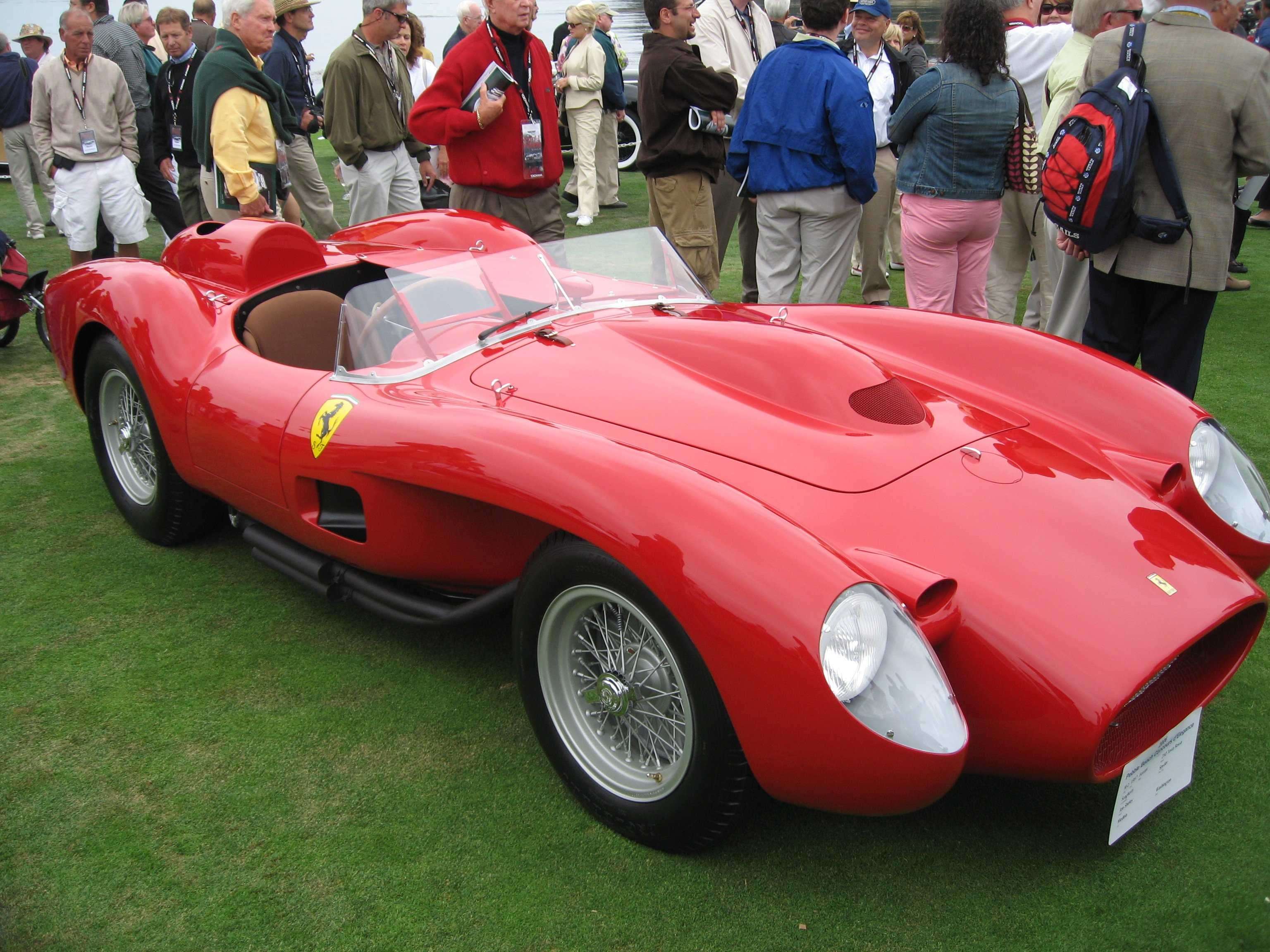 Самая первая. Феррари 250 Тестаросса. Энцо Феррари Enzo Ferrari самая первая Феррари. Феррари Энзо 1960. Энцо Феррари первые машины.