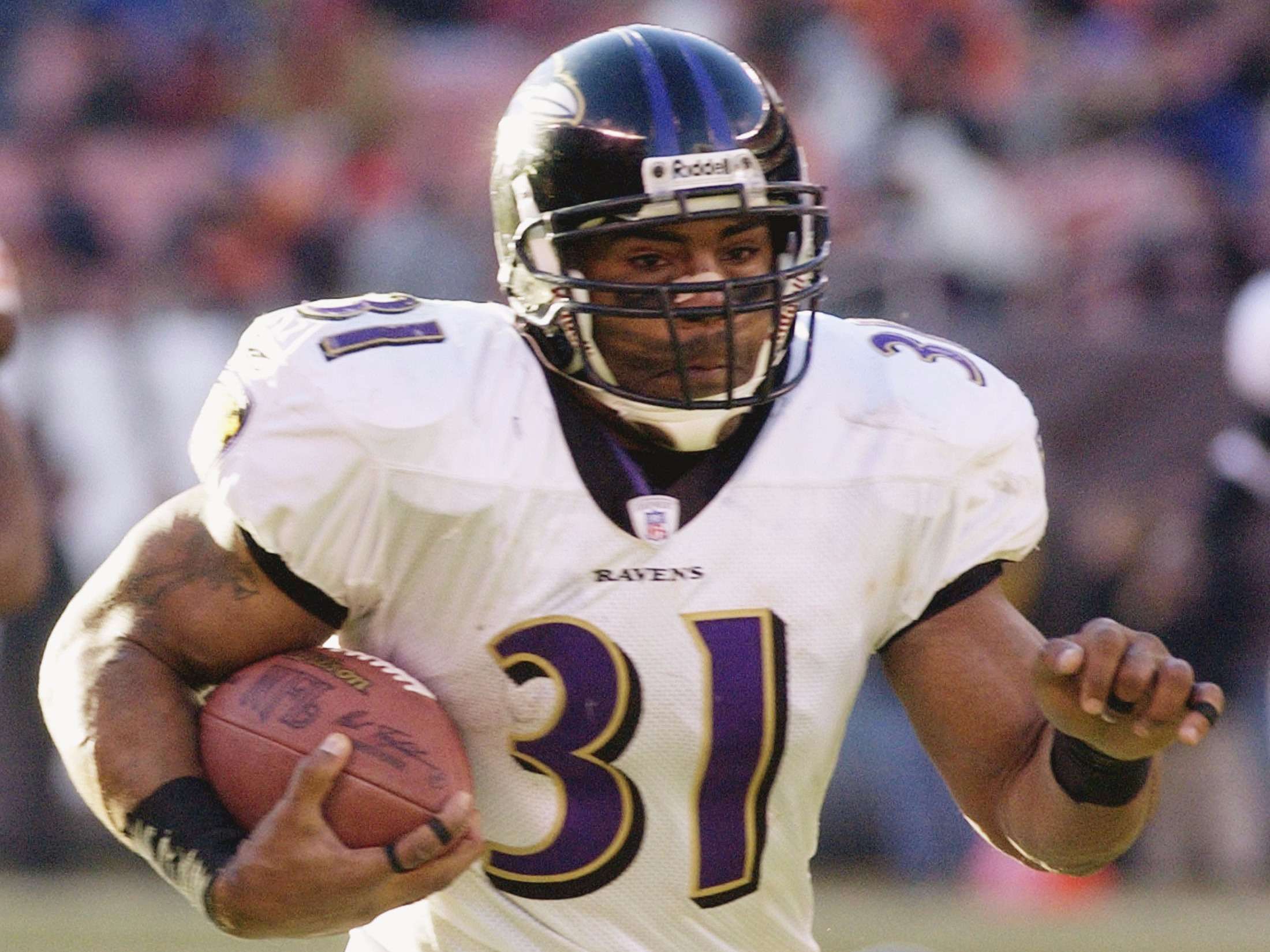 Super Bowl ring given to Jamal Lewis, former Baltimore Ravens RB, sells in  auction - ESPN