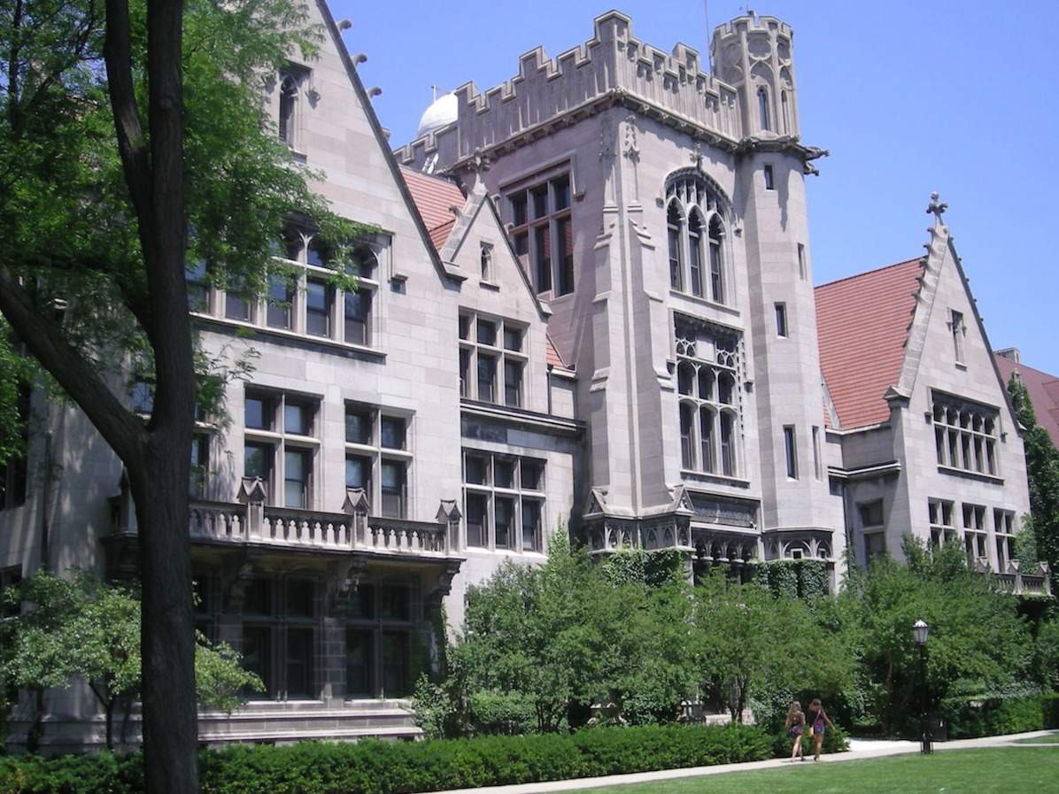 10 универс. Чикагский университет (University of Chicago), США. Чикагский университет (University of Chicago), США здание внутри. Университет Чикаго 1892. Девятое место: Чикагский университет.