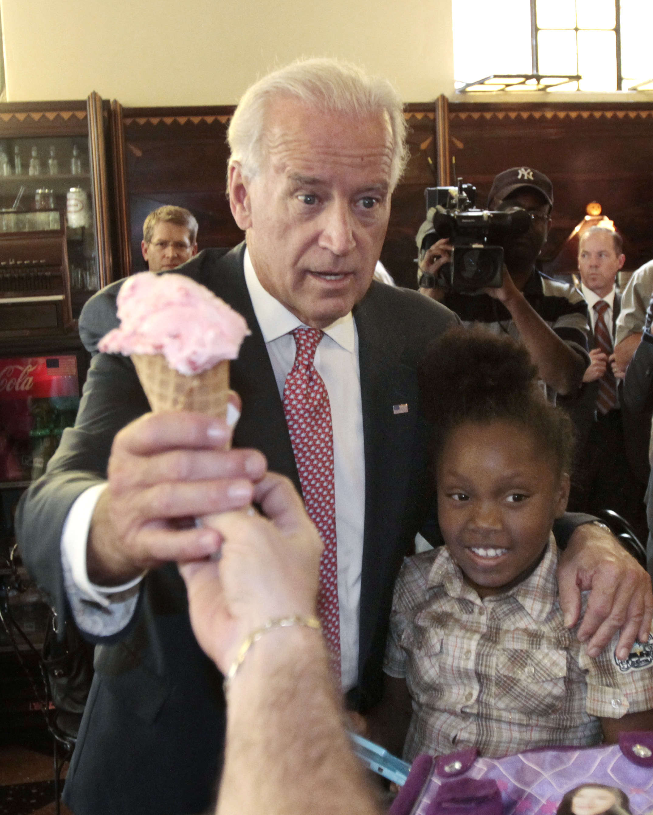 biden-sampling-the-white-house-cherry-cone-with-his-9-year-old-companion-at-klavons-authentic-1920s-ice-cream-parlor-in-pittsburgh-.jpg