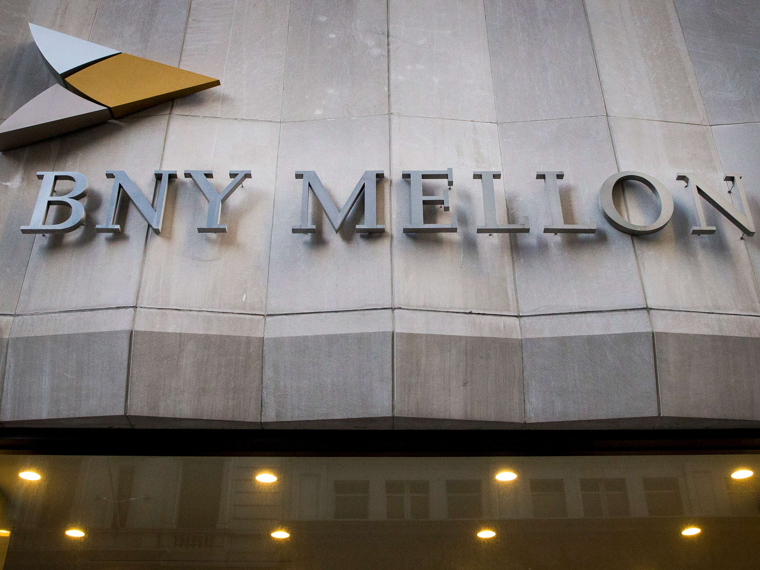 BNY Mellon. Национальные банки США. Bank of New York Mellon лого. The Bank of New York Mellon здание.