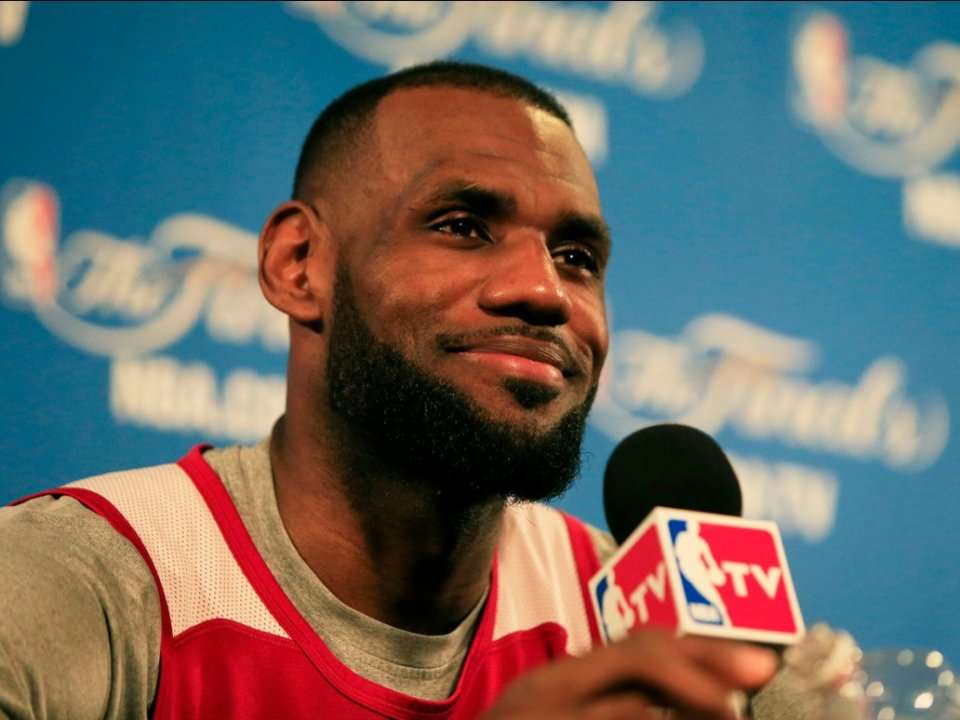 LeBron James sent a heartfelt letter to a 19-year-old with a terminal ...