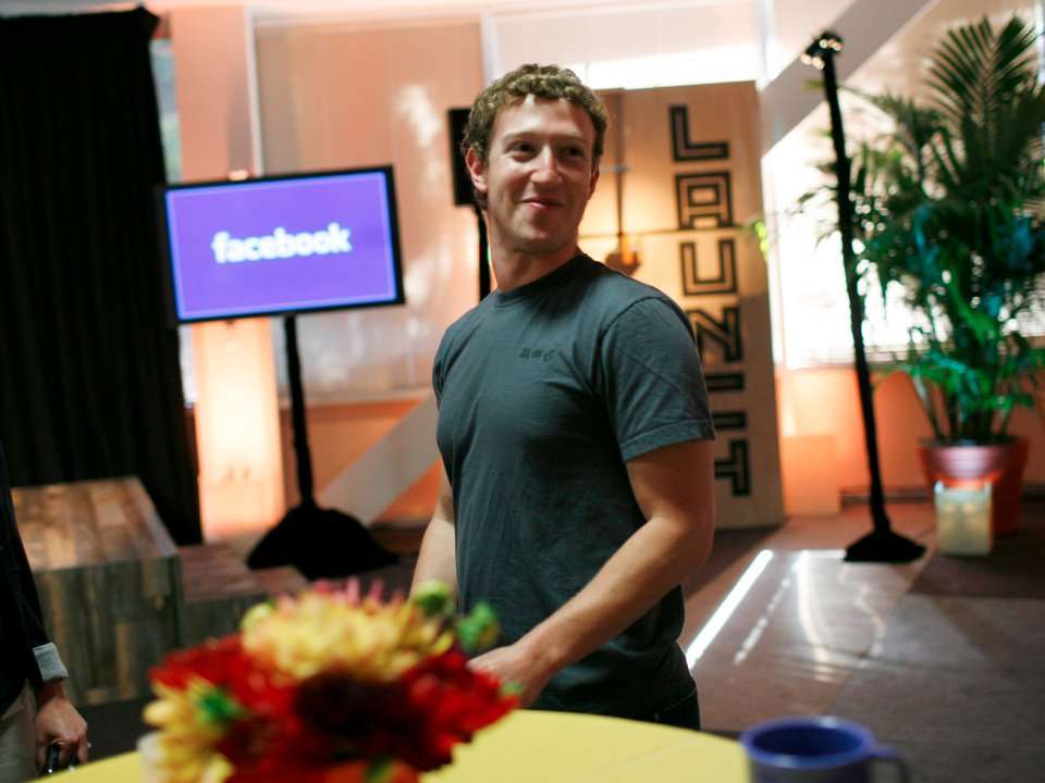 Heres How Mark Zuckerberg Chooses Who Sits Next To Him At The Facebook